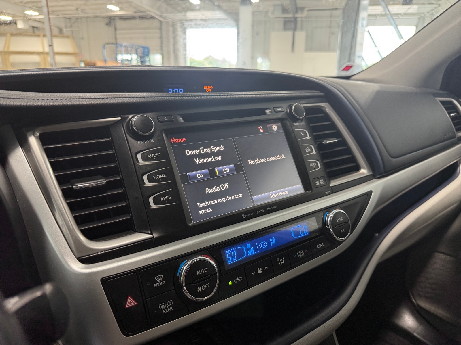 Thumbnail: 2017 Toyota Highlander - 3