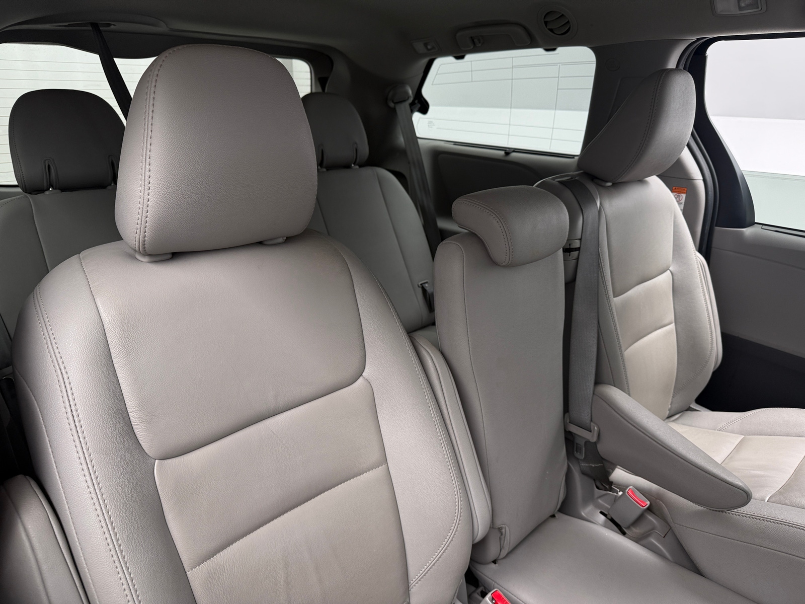 Thumbnail: 2020 Toyota Sienna - 5
