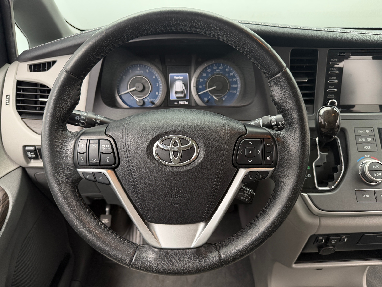 Thumbnail: 2020 Toyota Sienna - 4