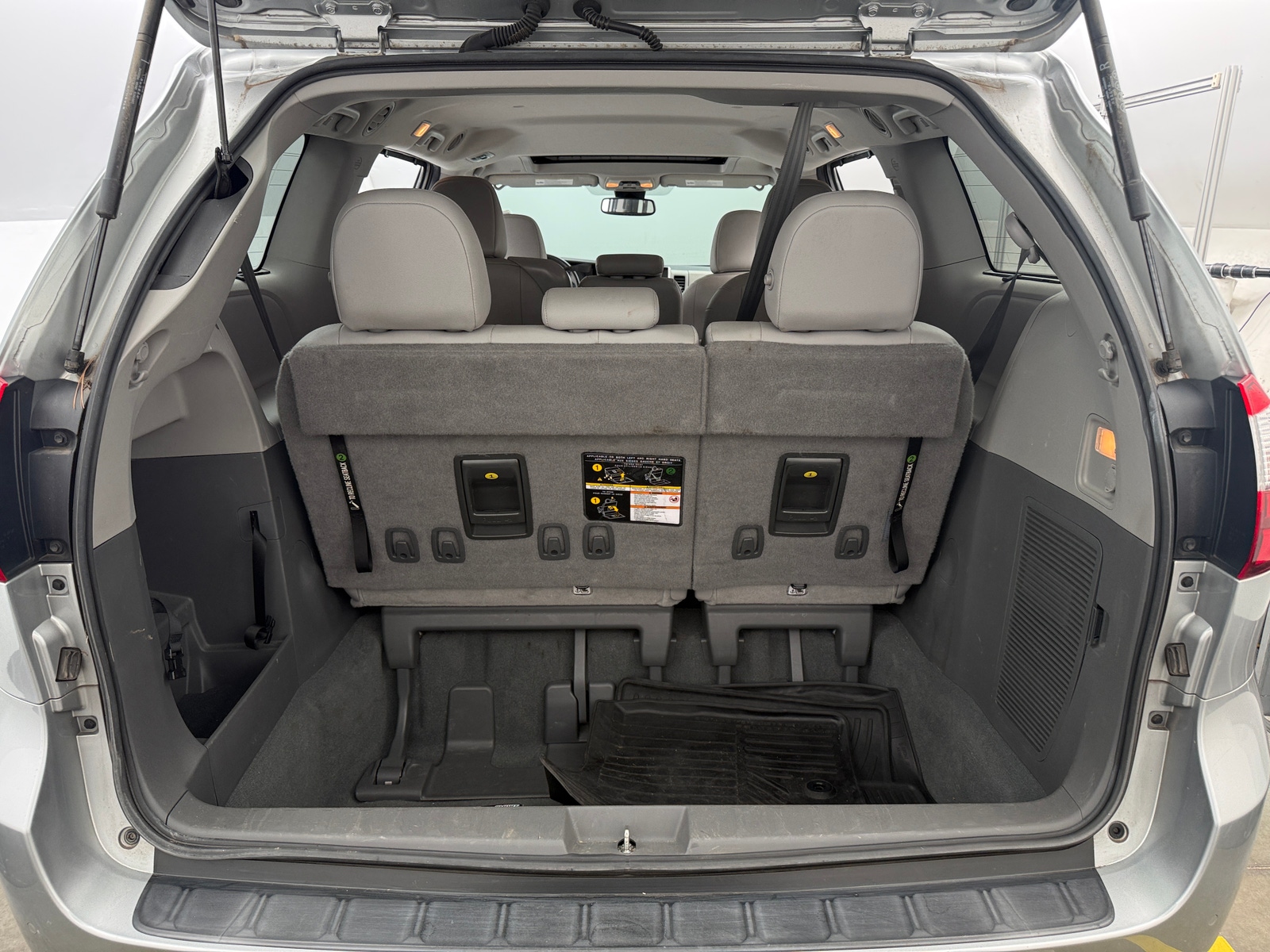 Thumbnail: 2020 Toyota Sienna - 6