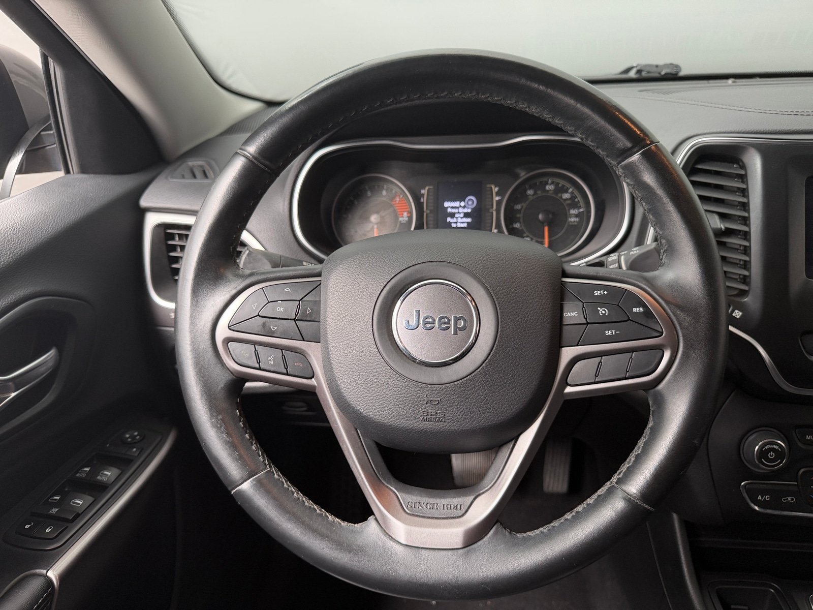 Thumbnail: 2019 Jeep Cherokee - 5