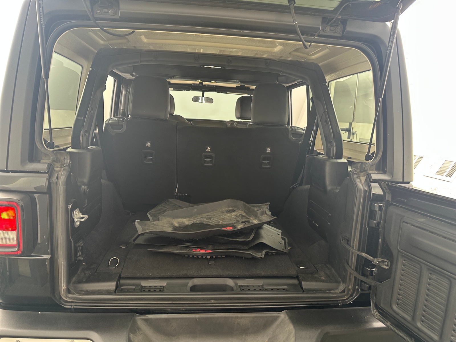 Thumbnail: 2021 Jeep Wrangler - 7