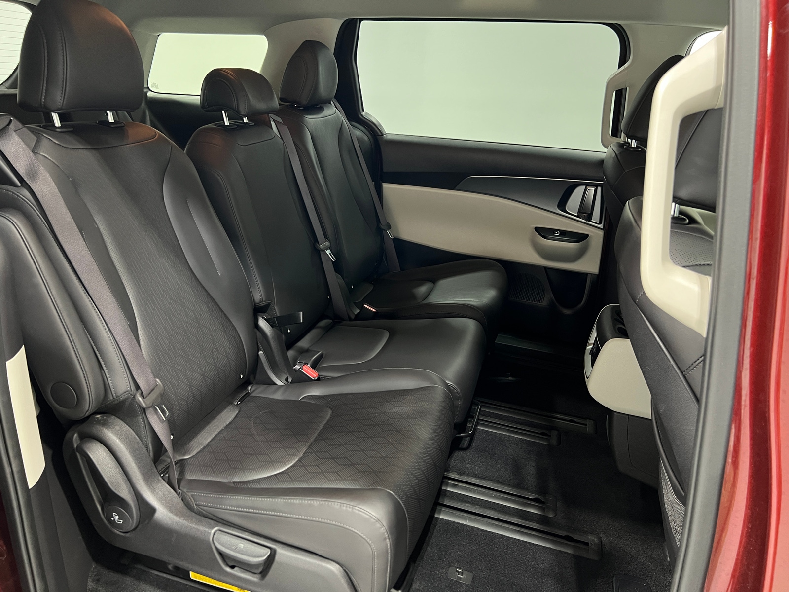 Thumbnail: 2024 Kia Carnival - 5