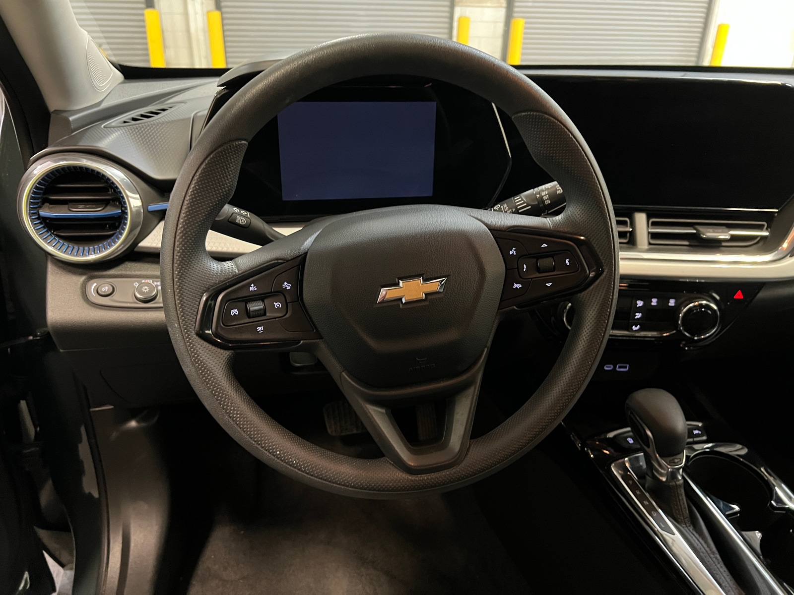Thumbnail: 2025 Chevrolet Trax - 4