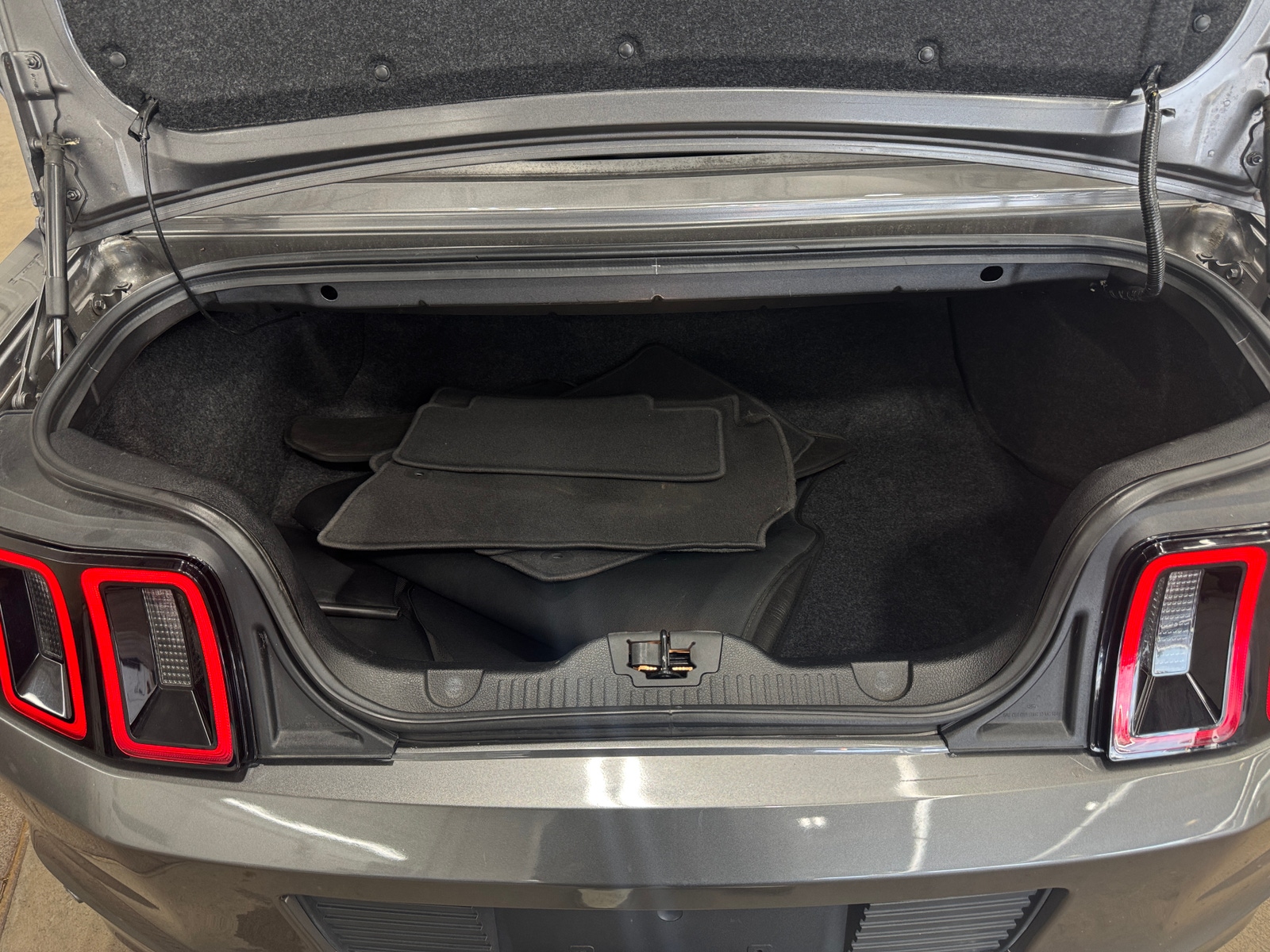 Thumbnail: 2013 Ford Mustang - 6