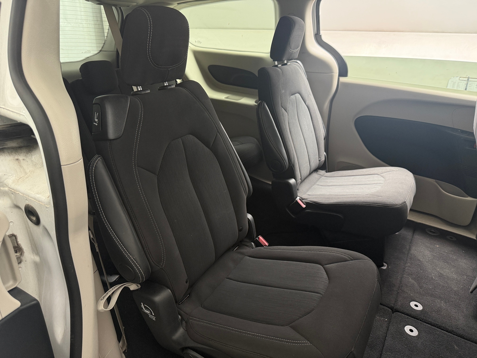 Thumbnail: 2024 Chrysler Voyager - 6