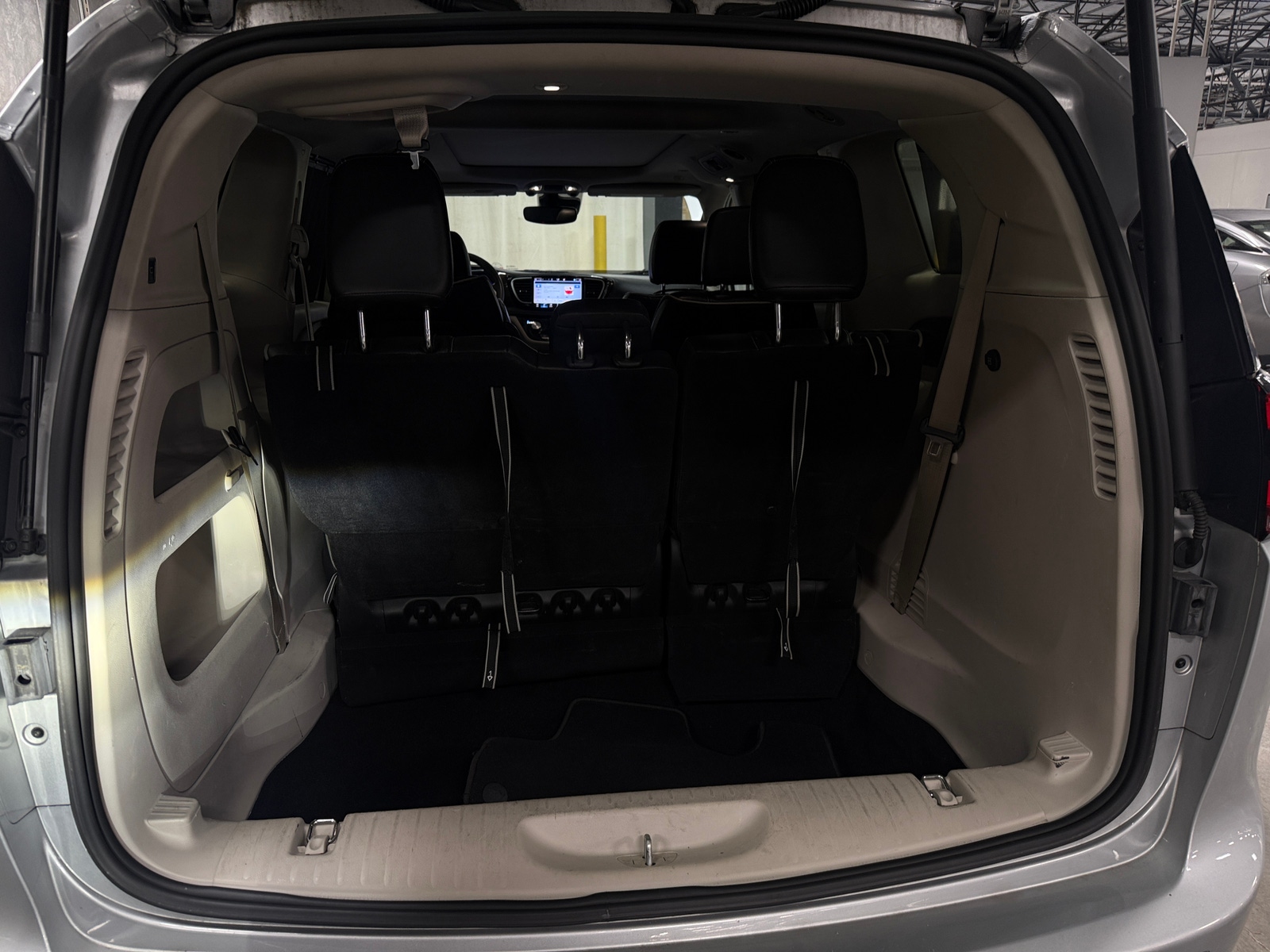 Thumbnail: 2023 Chrysler Pacifica - 6