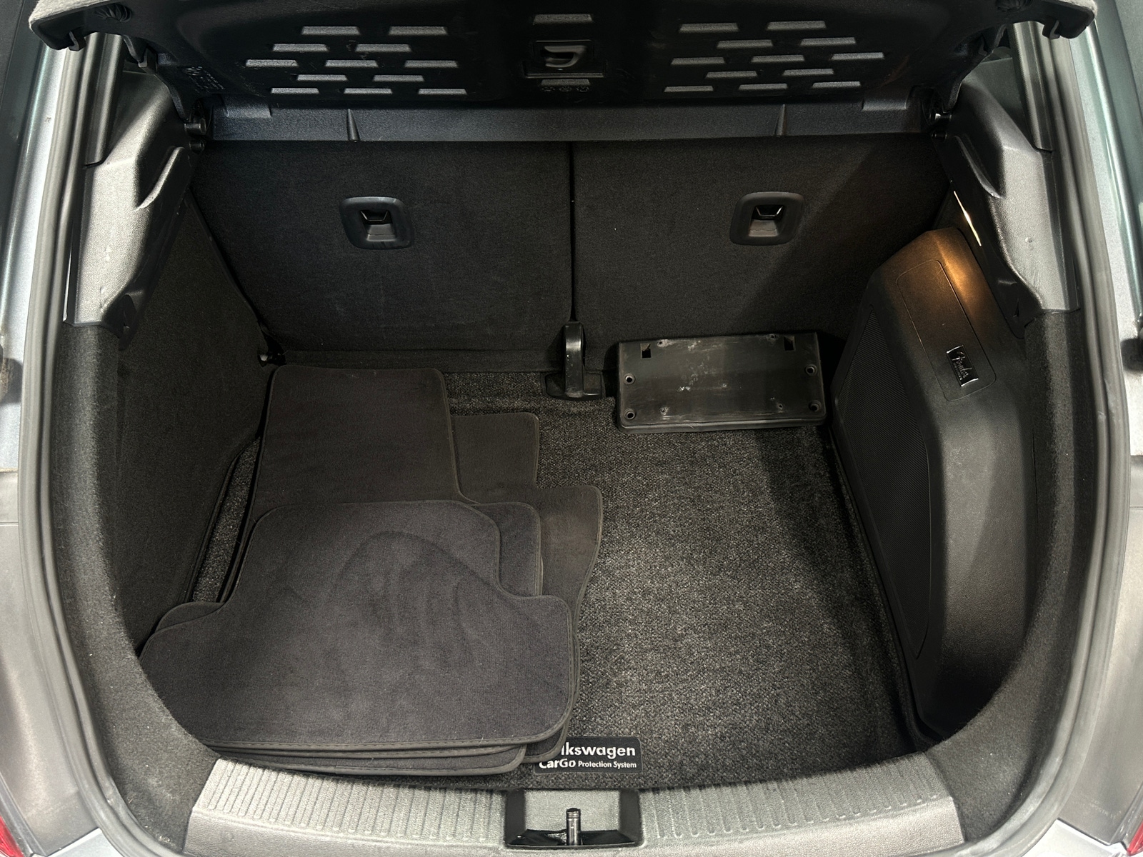 Thumbnail: 2013 Volkswagen Beetle - 6