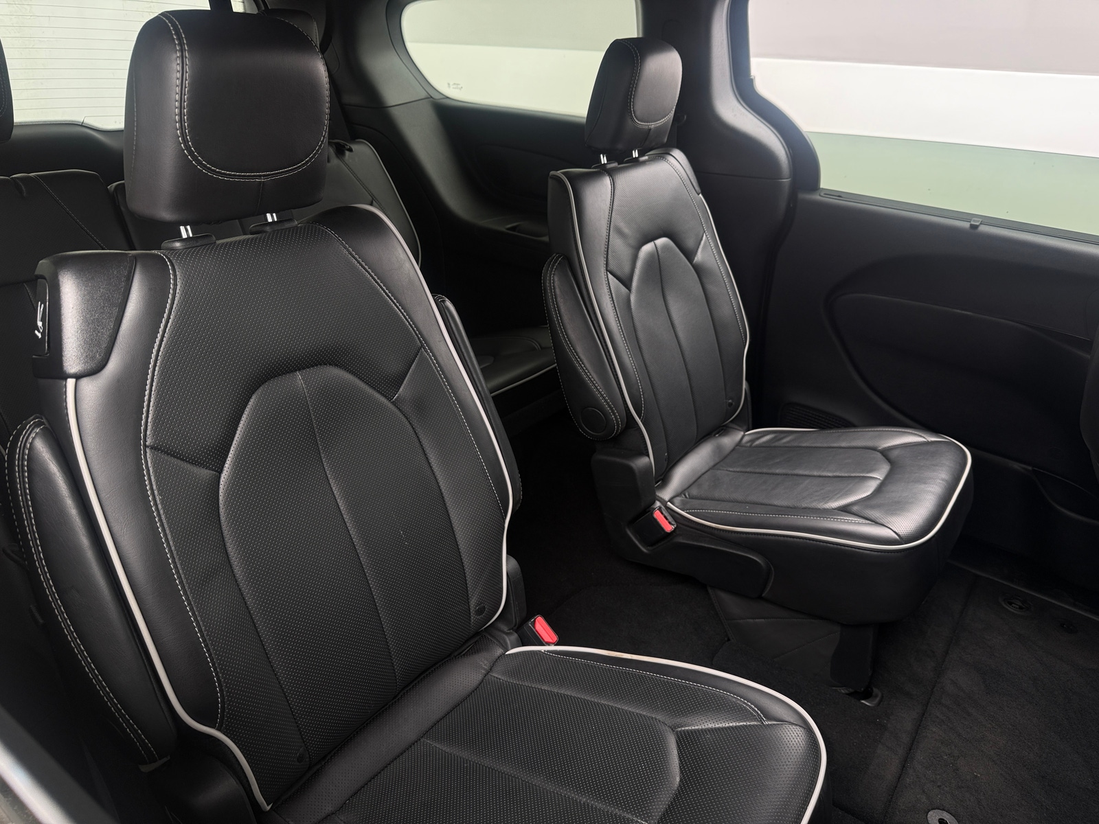Thumbnail: 2026 Chrysler Pacifica - 5