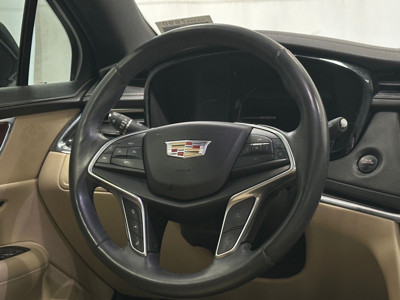 Thumbnail: 2017 Cadillac XT5 - 4