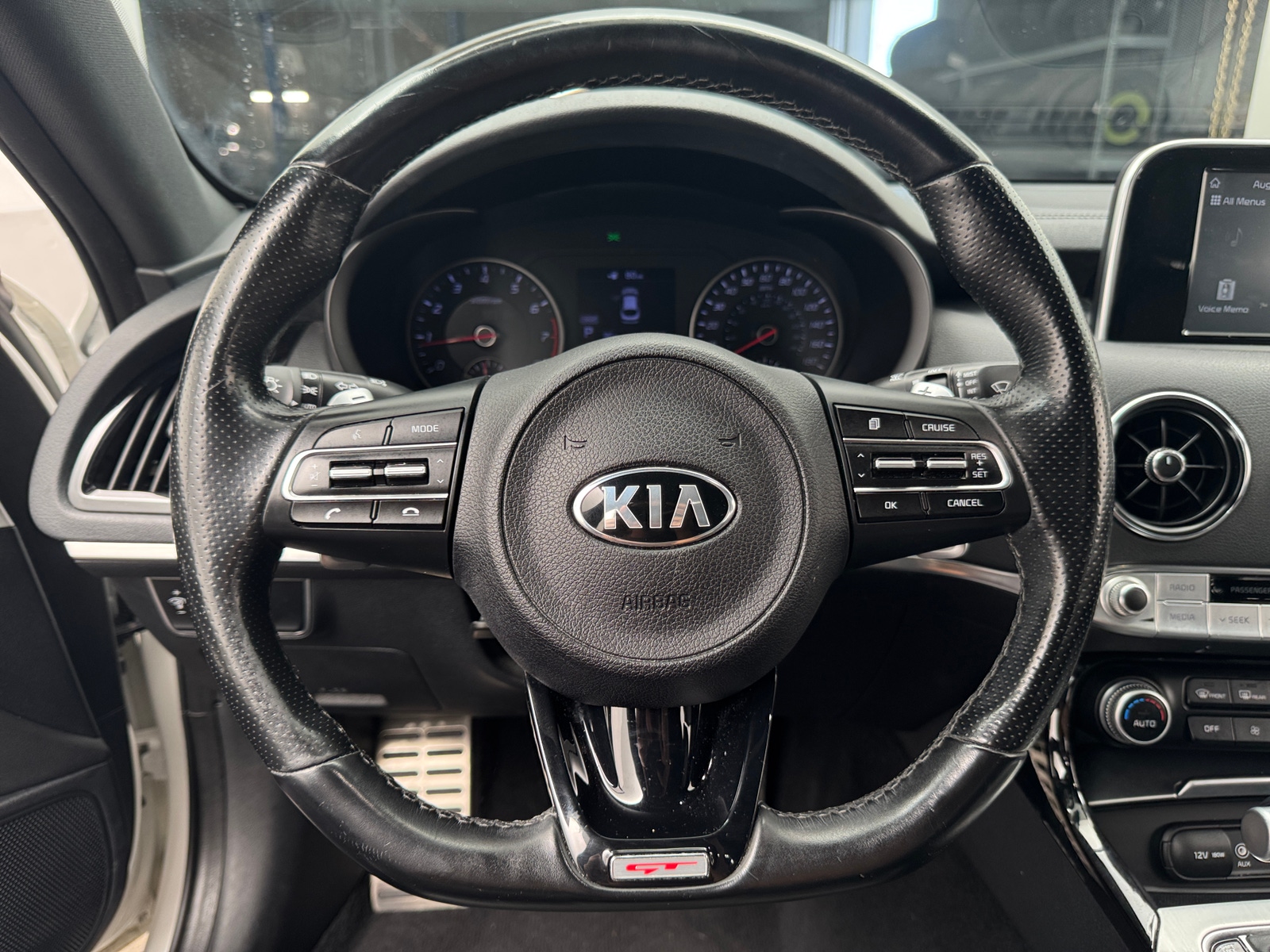 Thumbnail: 2019 Kia Stinger - 4