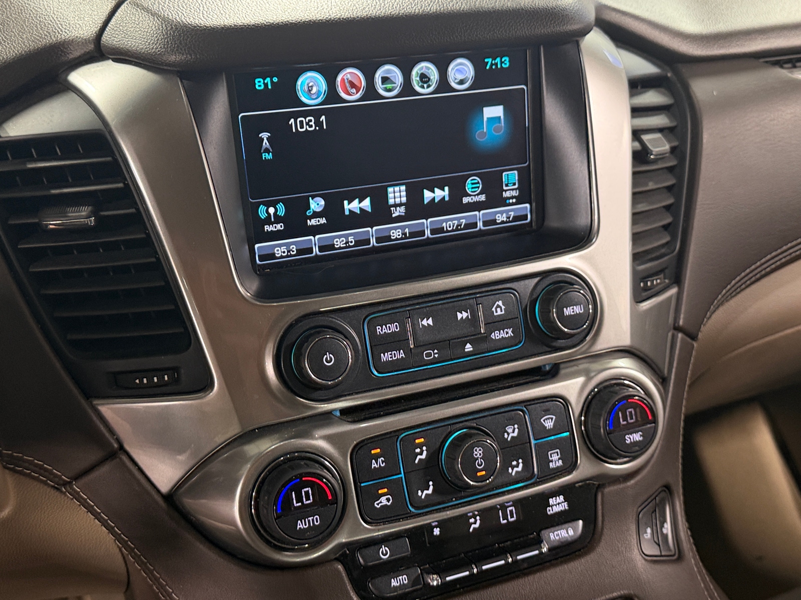 Thumbnail: 2019 Chevrolet Tahoe - 3