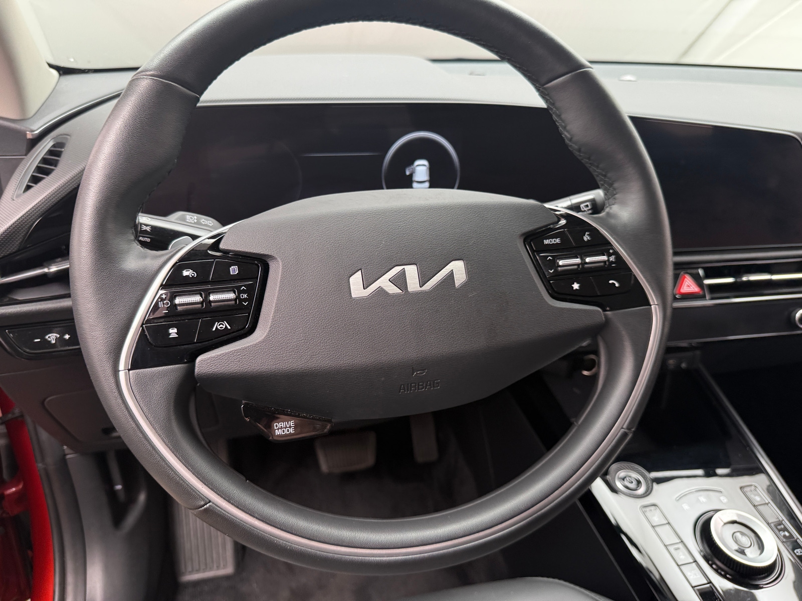 Thumbnail: 2023 Kia Niro - 4