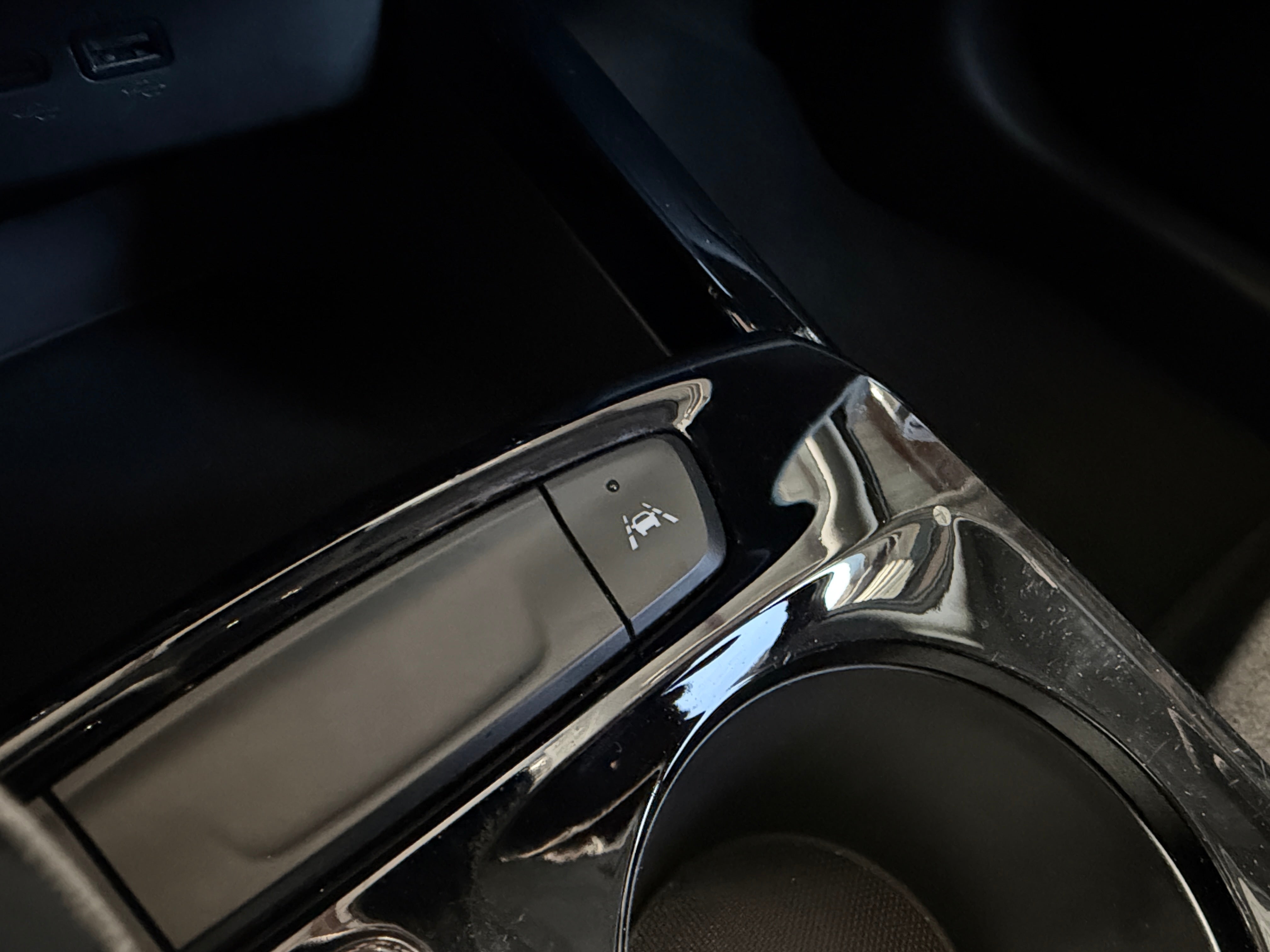 2025 Chevrolet Trax LT - Photo 4