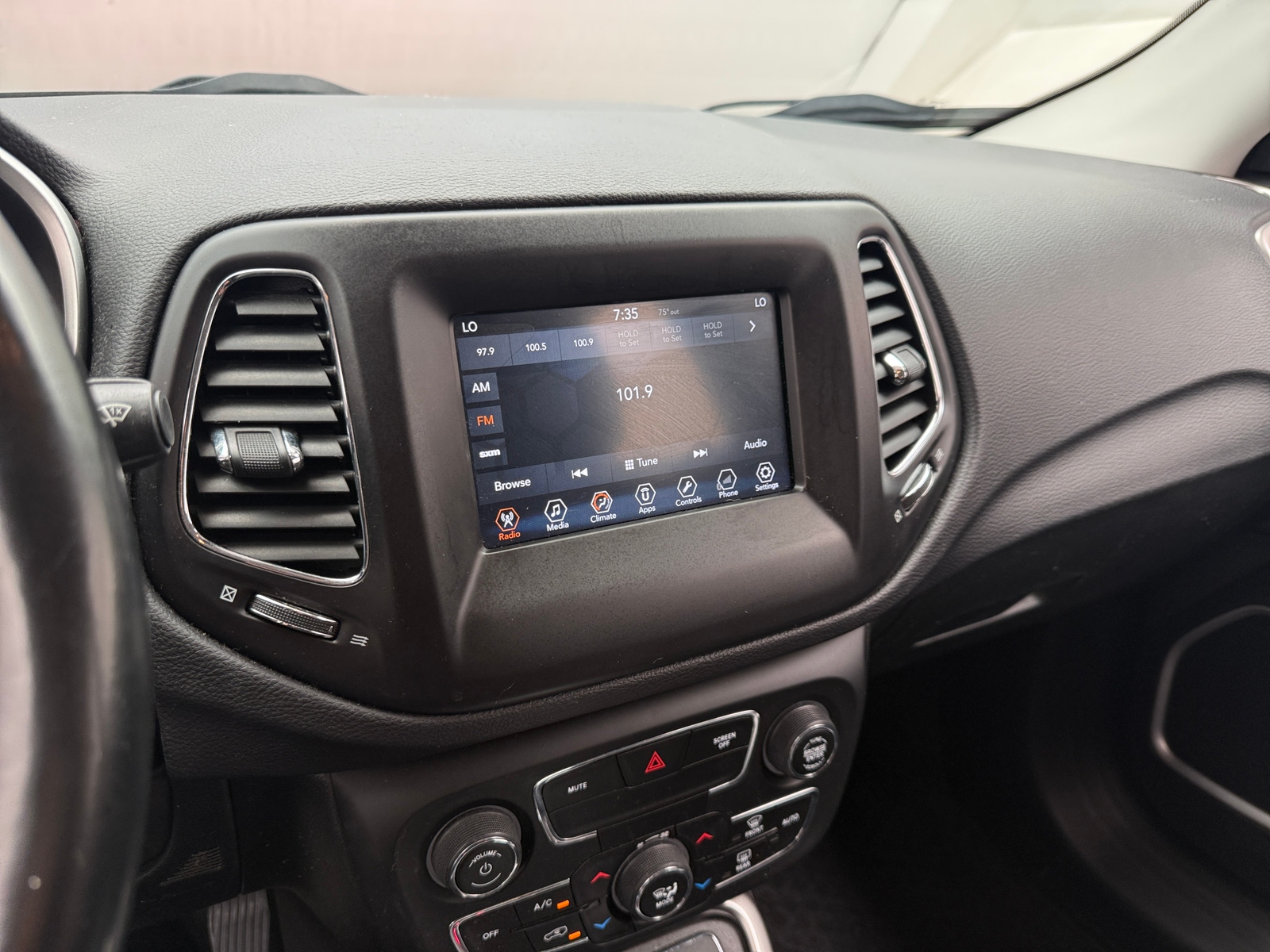Thumbnail: 2018 Jeep Compass - 4