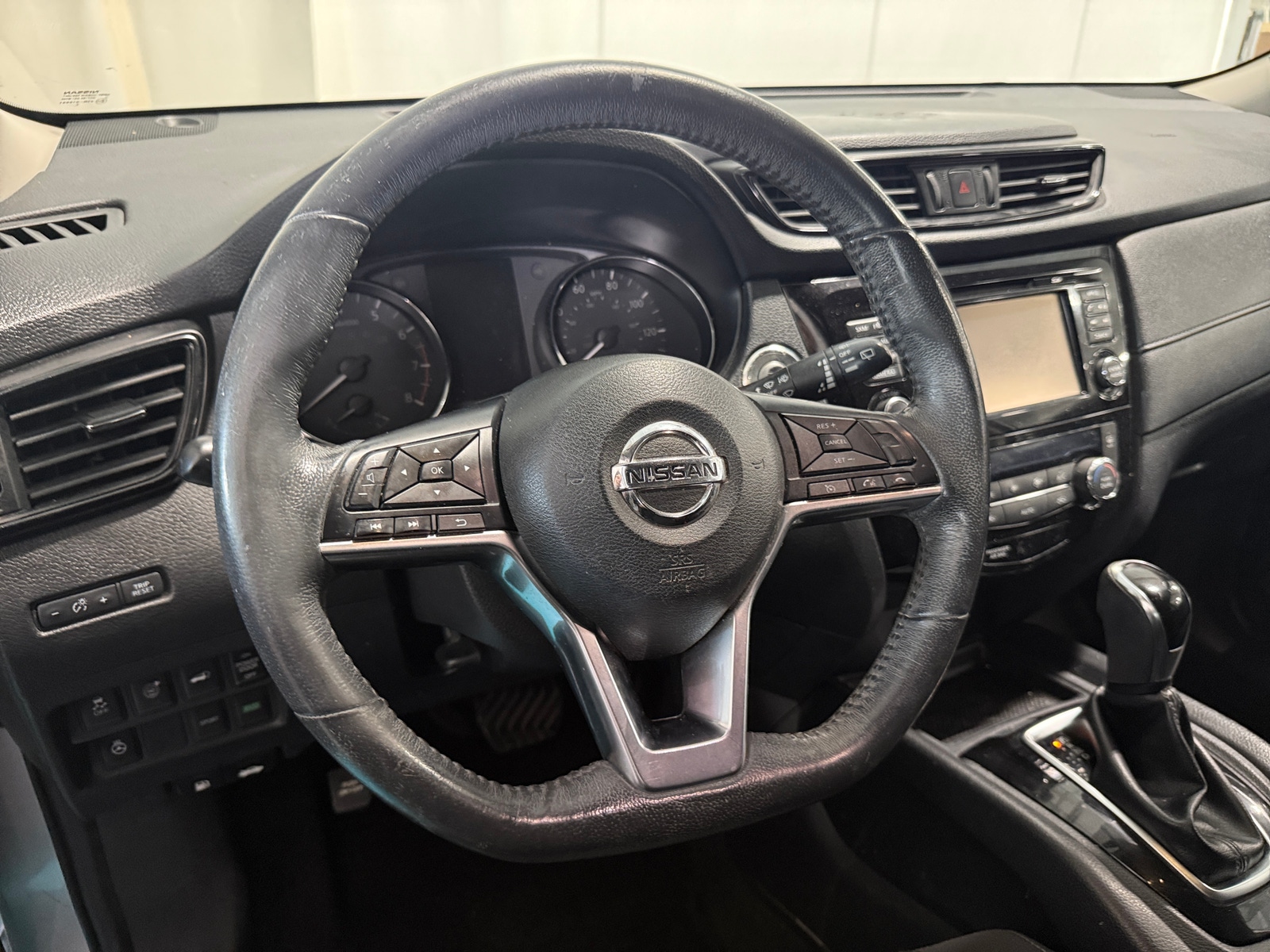 Thumbnail: 2017 Nissan Rogue - 5
