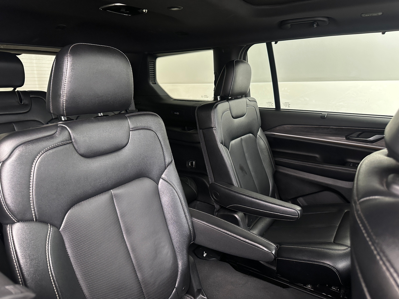 Thumbnail: 2024 Jeep Grand Cherokee L - 5