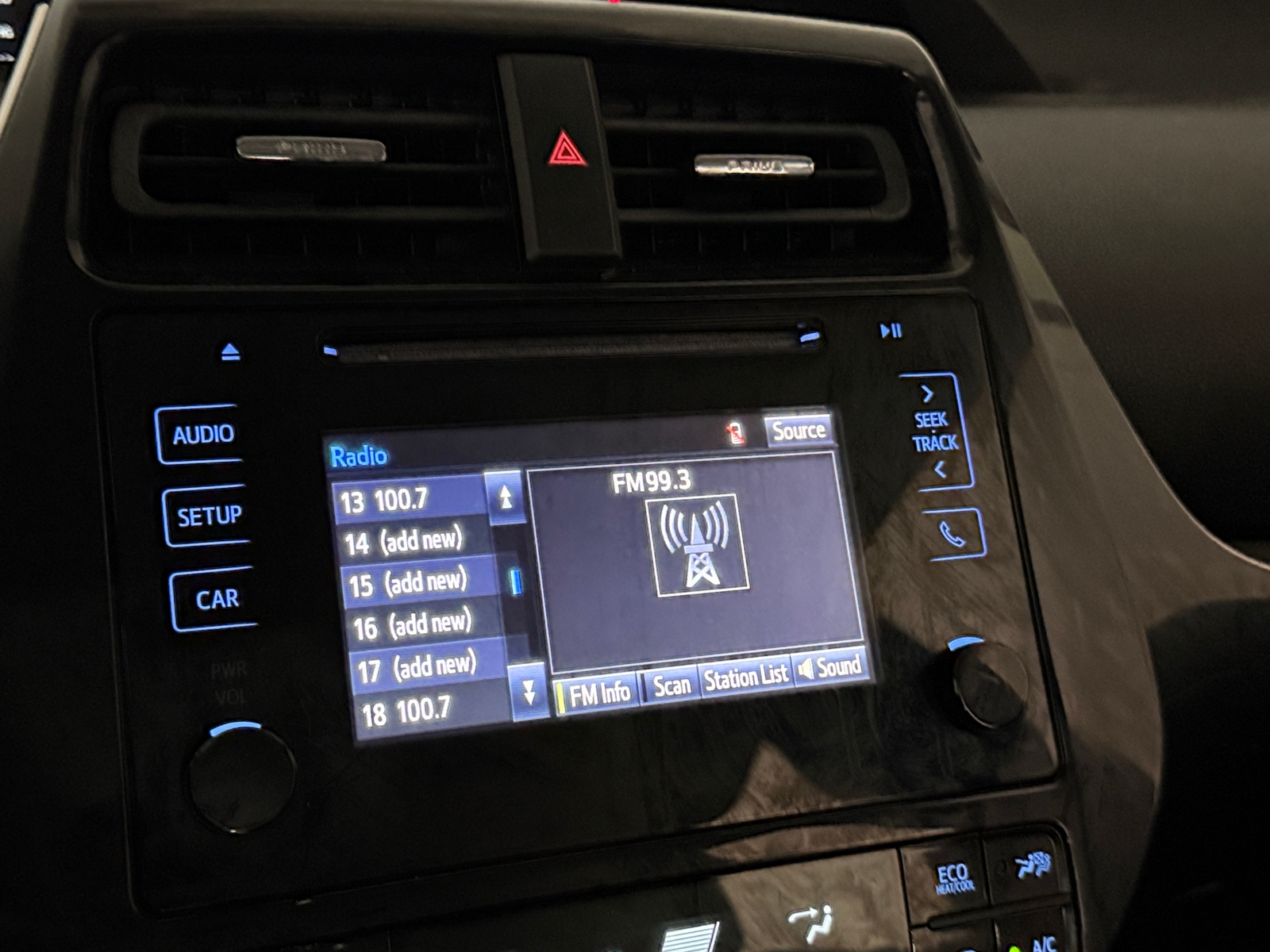 Thumbnail: 2016 Toyota Prius - 4