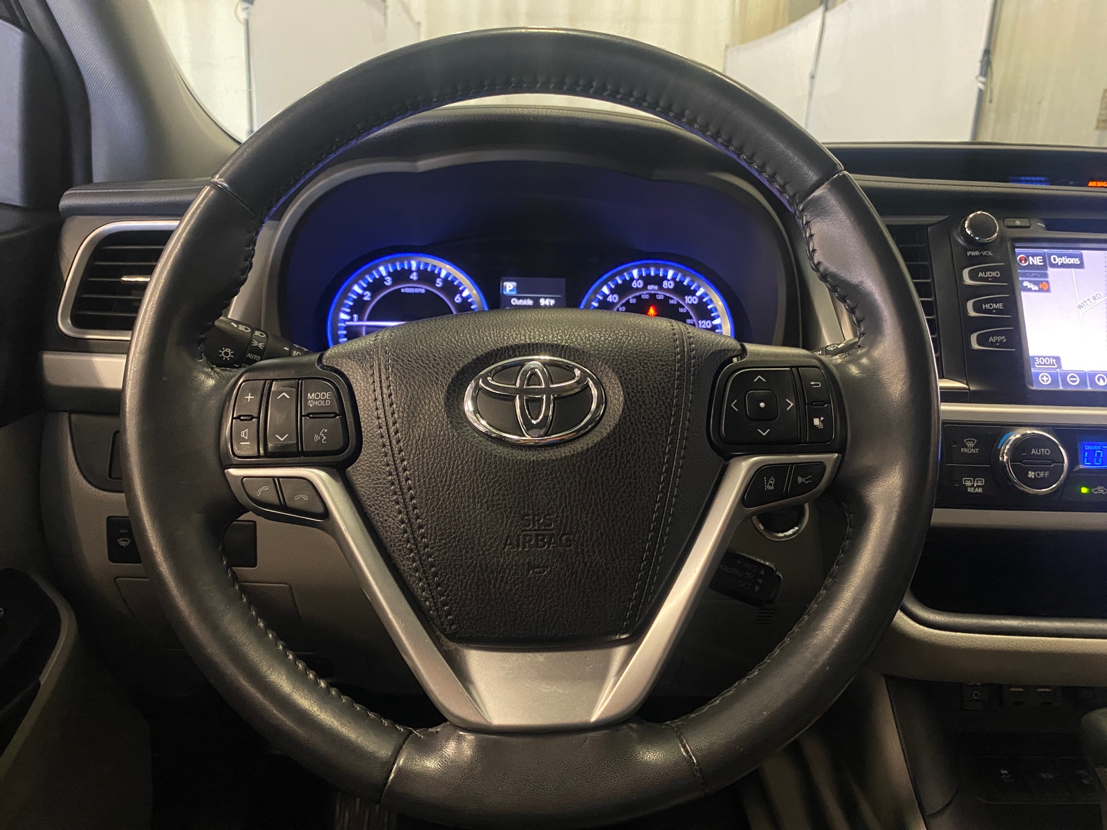 Thumbnail: 2019 Toyota Highlander - 4