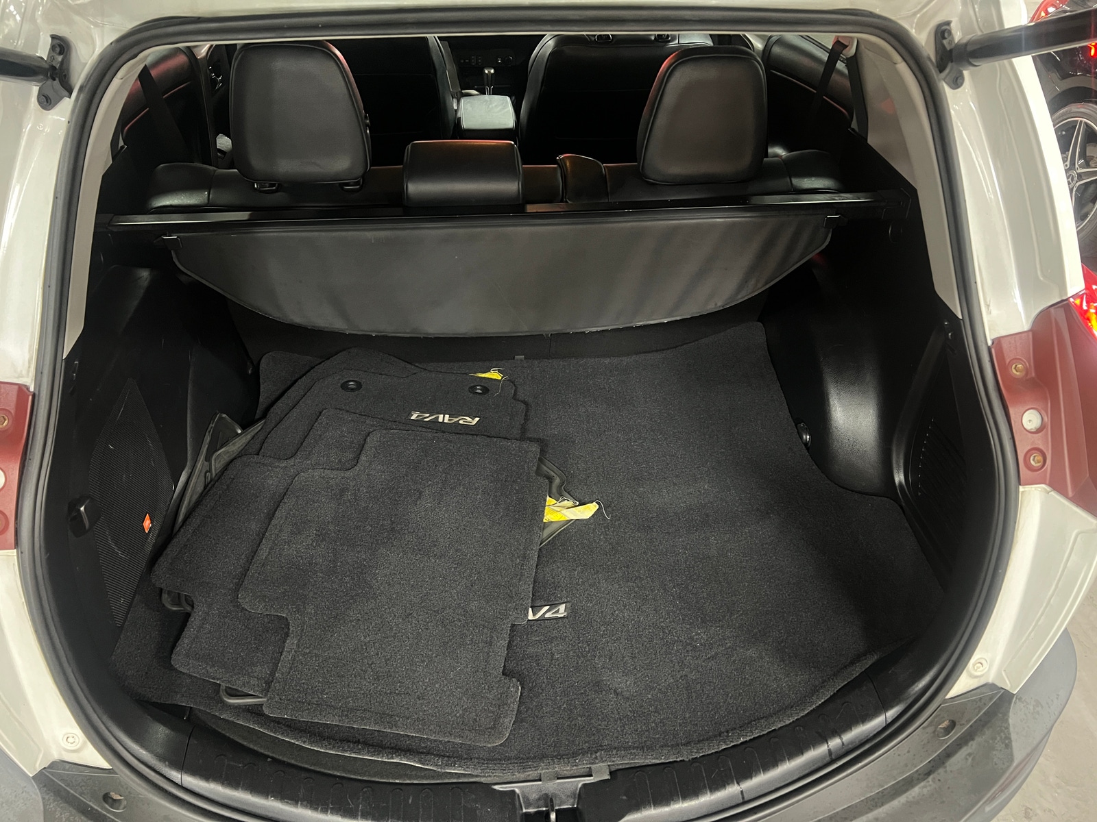 Thumbnail: 2015 Toyota RAV4 - 6