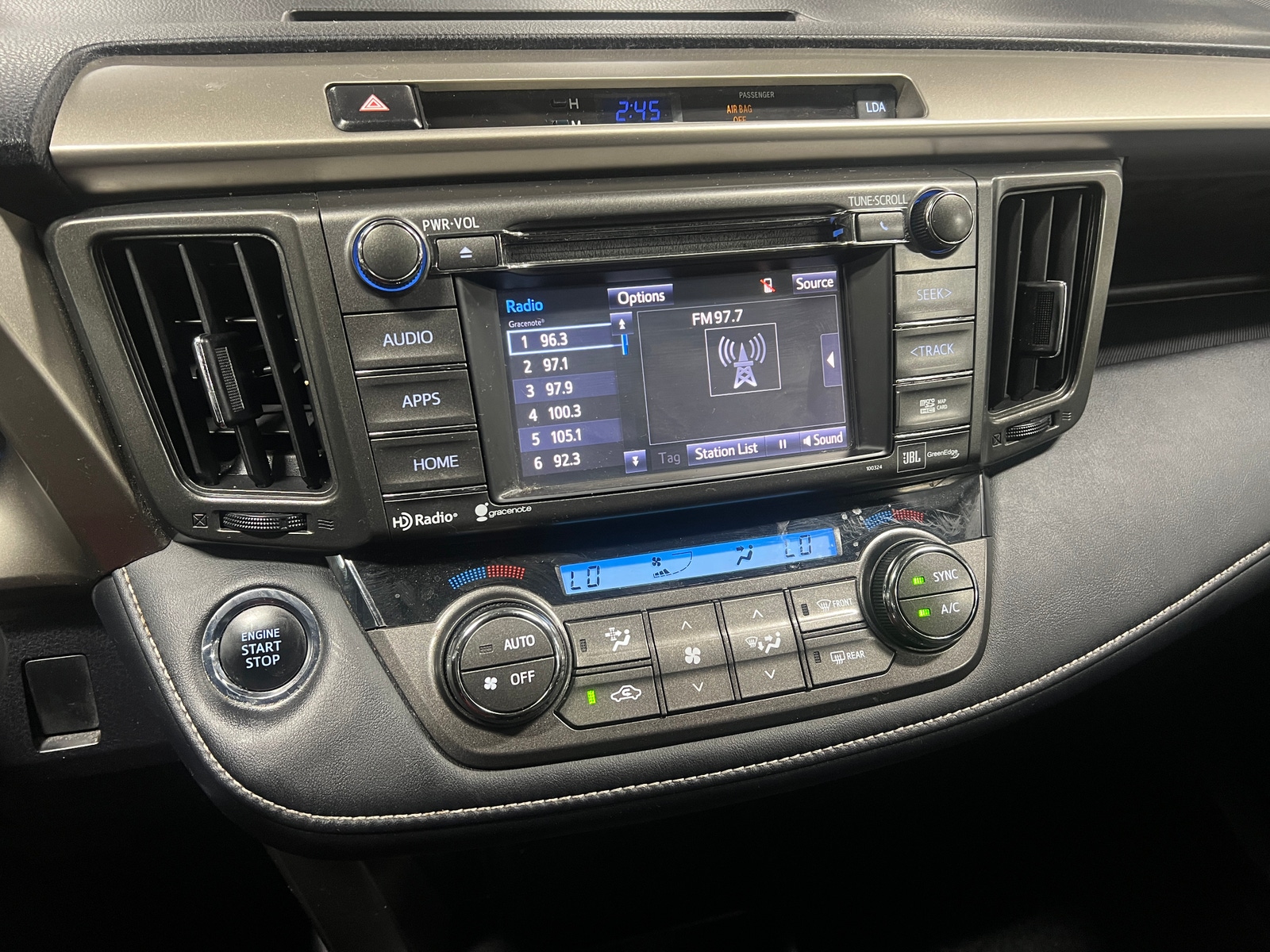 Thumbnail: 2015 Toyota RAV4 - 3