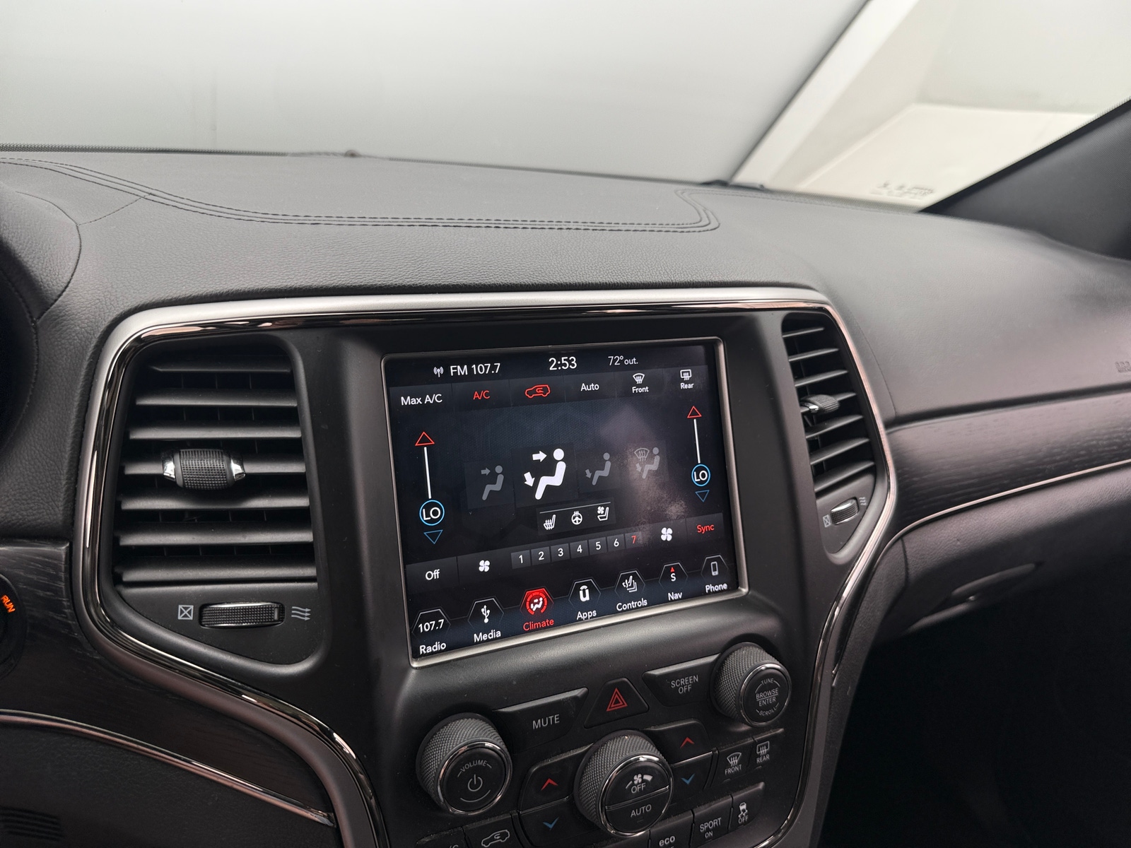 Thumbnail: 2018 Jeep Grand Cherokee - 3