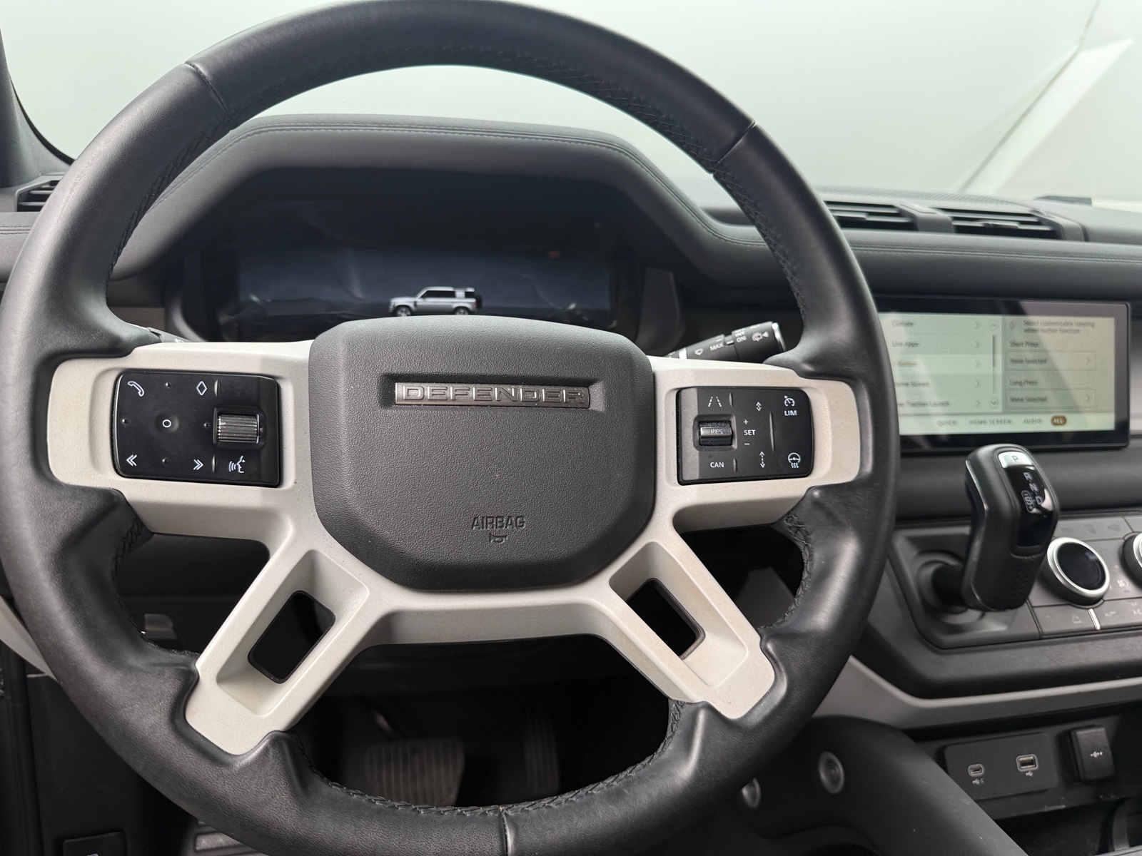 Thumbnail: 2024 Land Rover Defender - 4