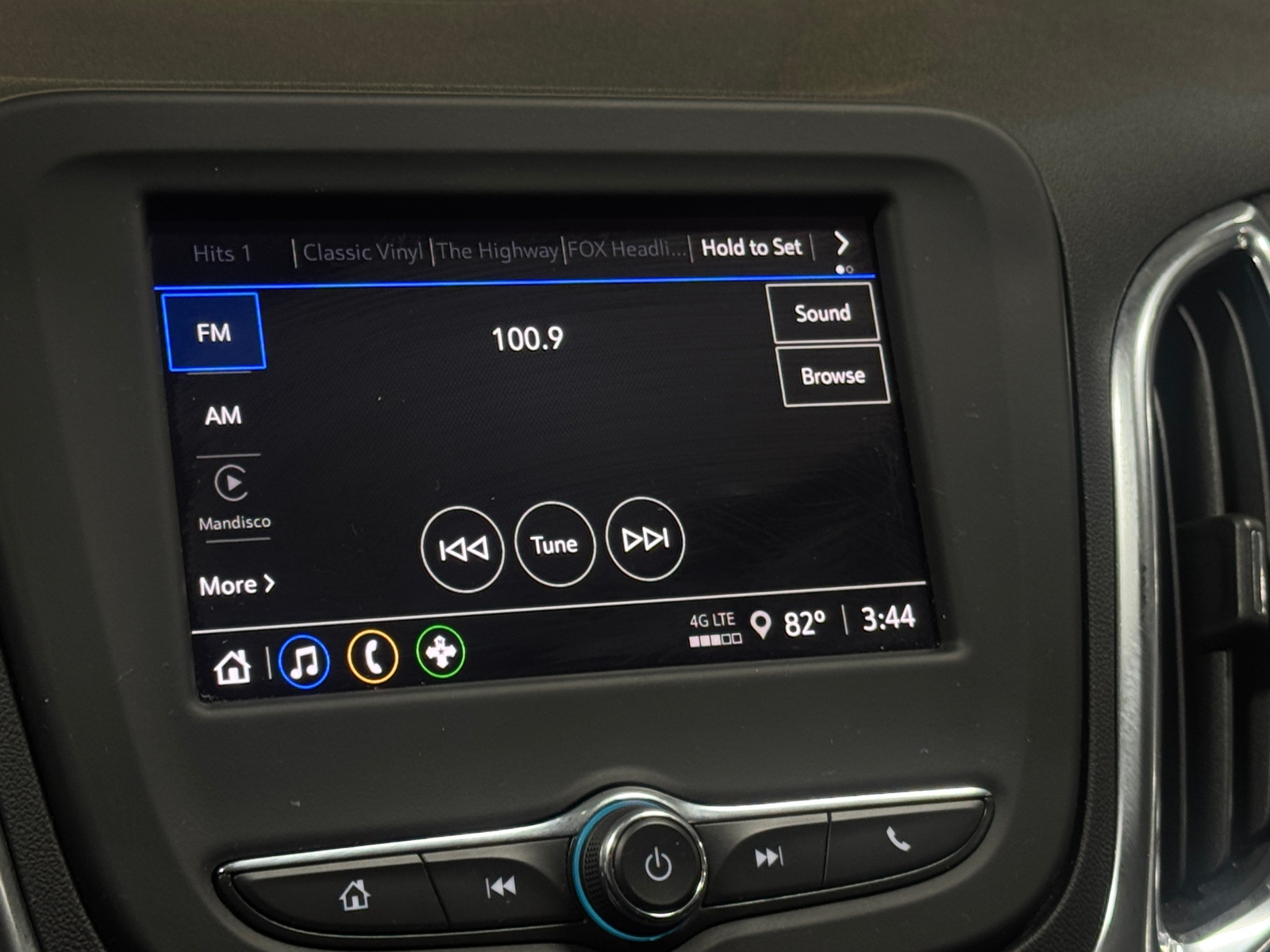 Thumbnail: 2024 Chevrolet Equinox - 4