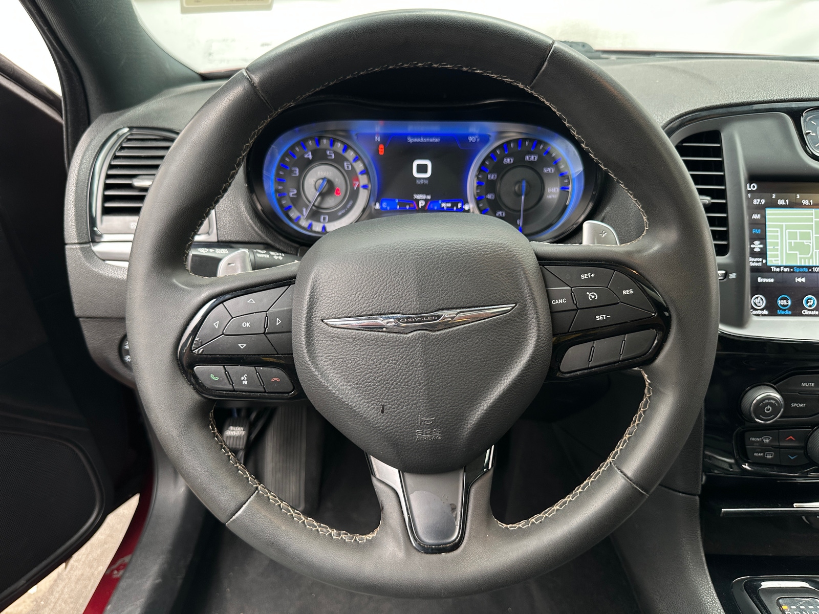 Thumbnail: 2022 Chrysler 300 - 4