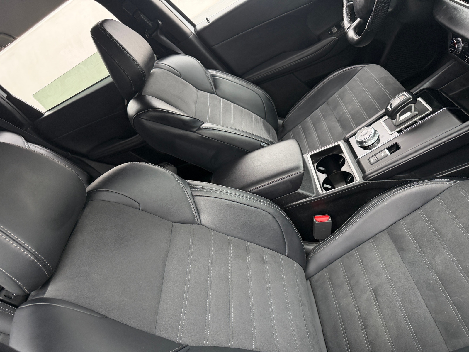 Thumbnail: 2024 Mitsubishi Outlander - 2