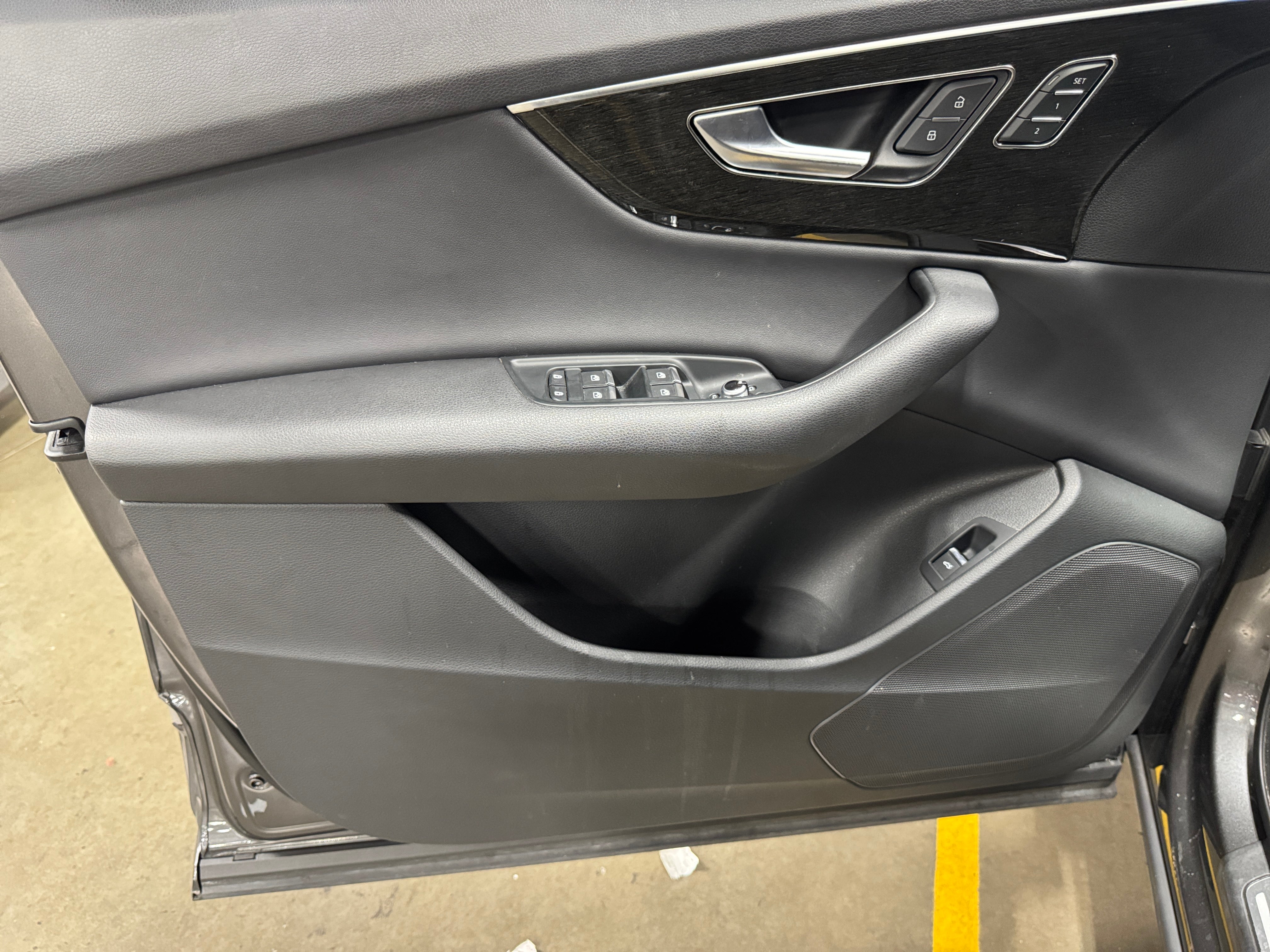 2023 Audi Q7 Premium