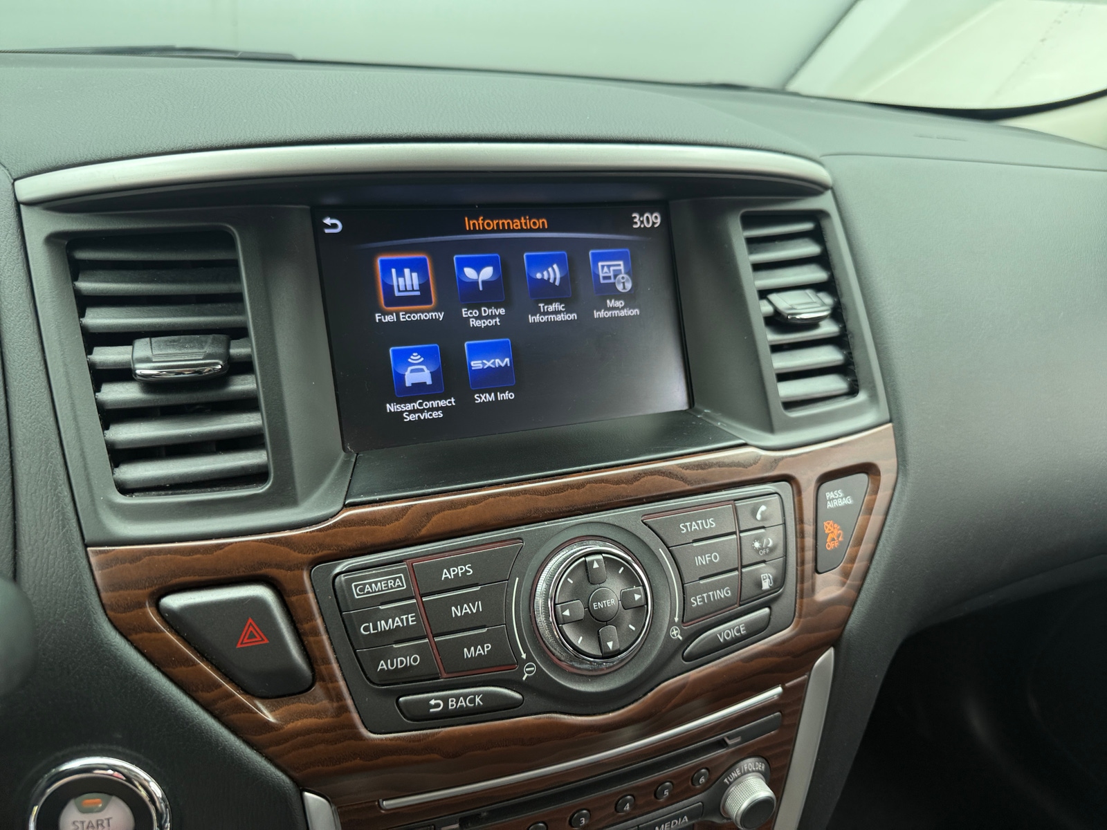 Thumbnail: 2018 Nissan Pathfinder - 3