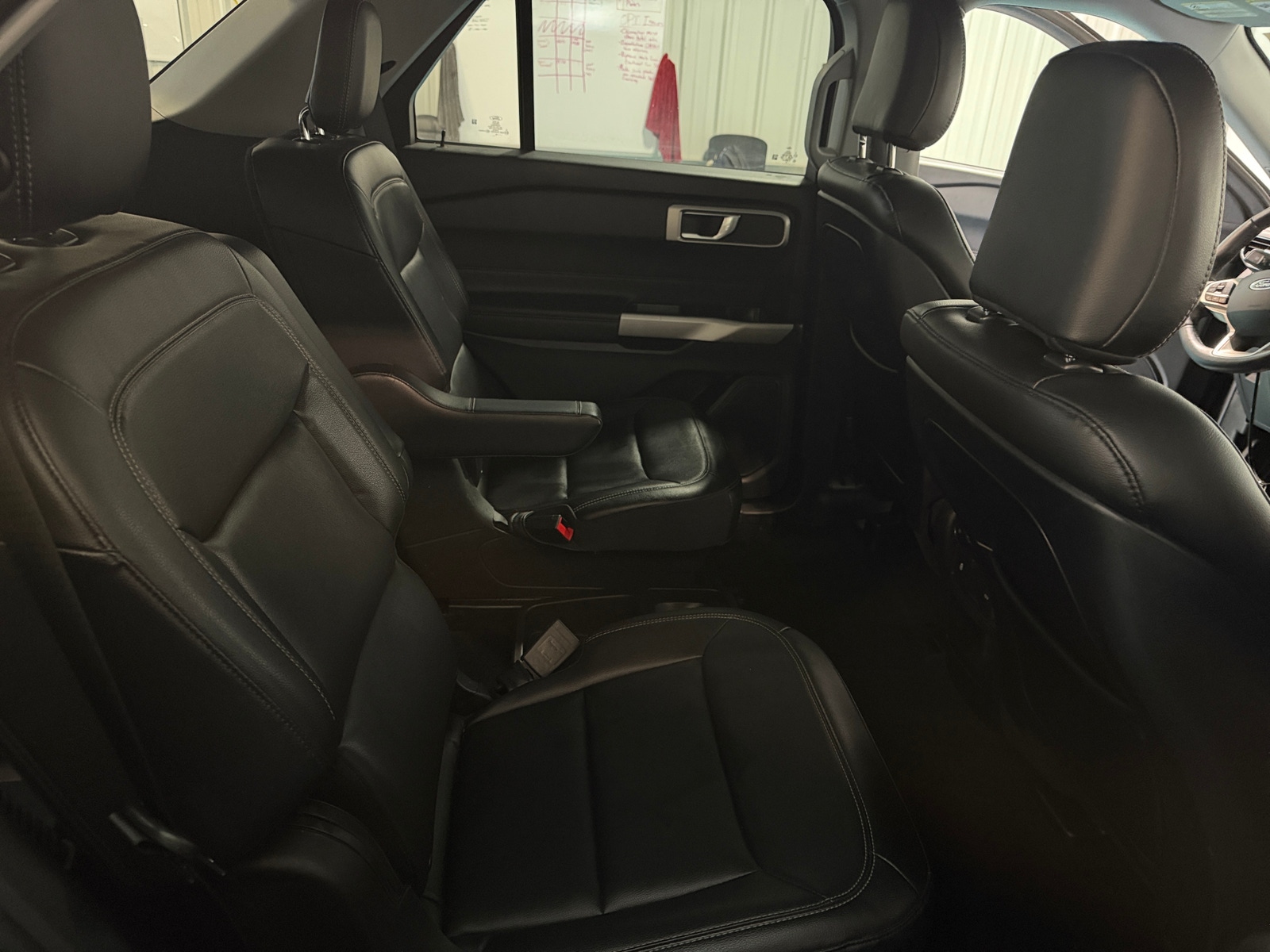 Thumbnail: 2020 Ford Explorer - 5