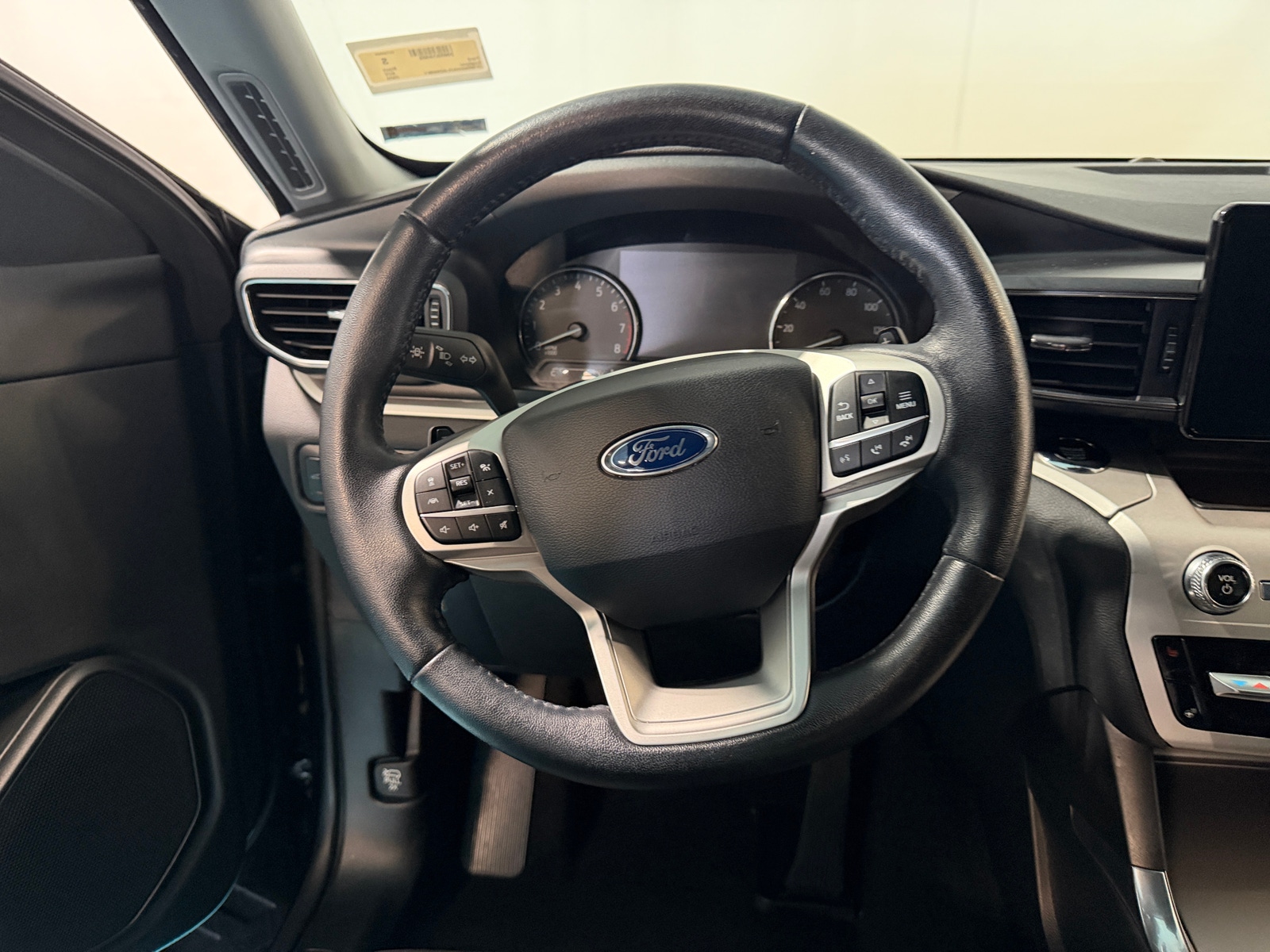 Thumbnail: 2020 Ford Explorer - 4