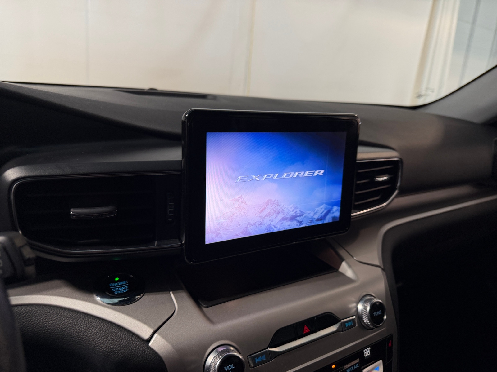 Thumbnail: 2020 Ford Explorer - 3