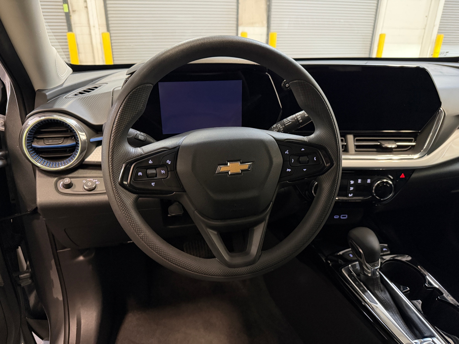 Thumbnail: 2025 Chevrolet Trax - 4