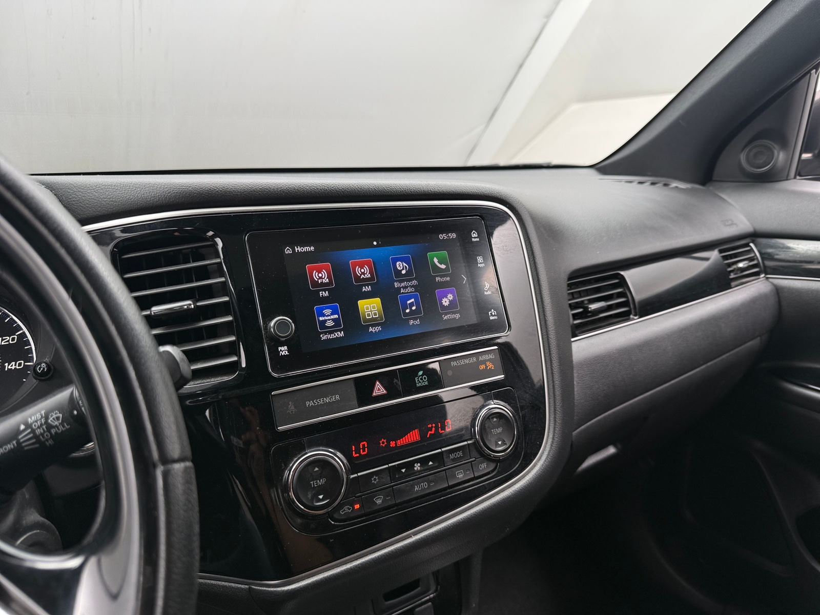 Thumbnail: 2019 Mitsubishi Outlander - 4