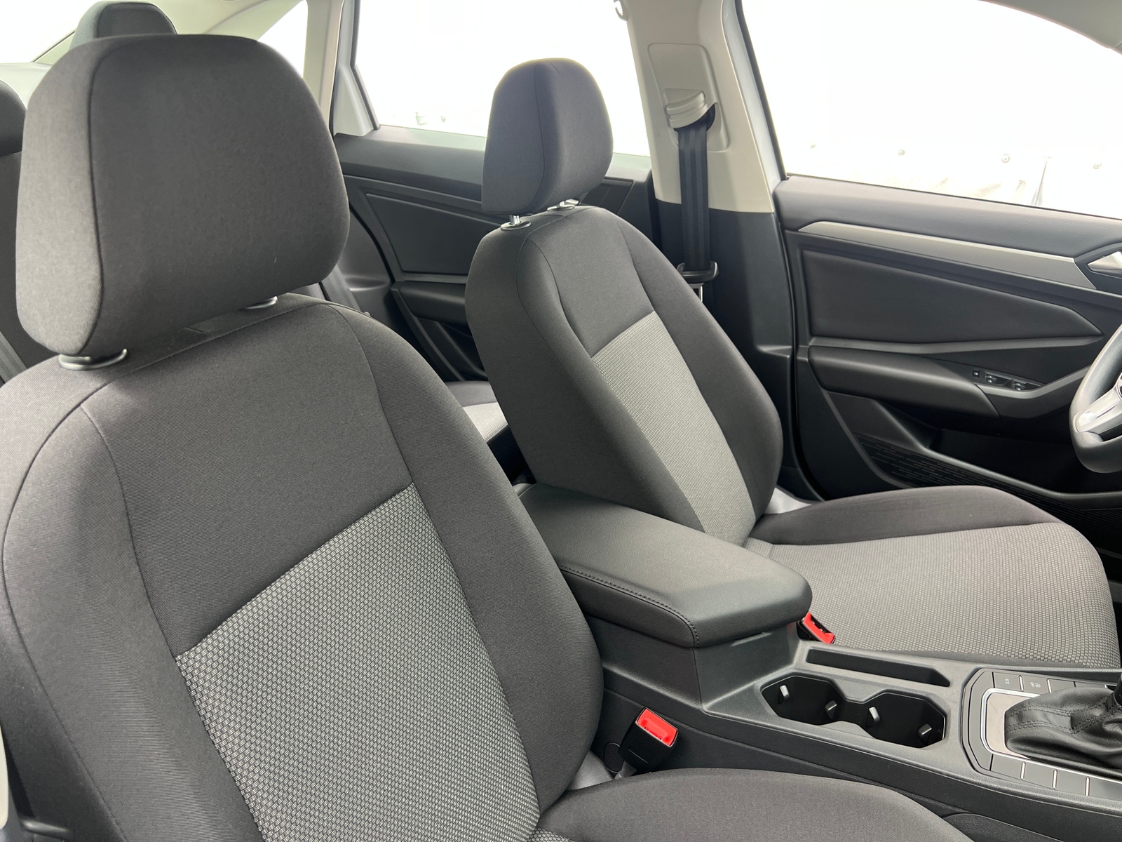 Thumbnail: 2019 Volkswagen Jetta - 2