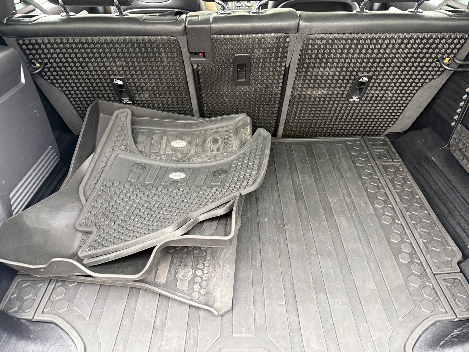 Thumbnail: 2020 Land Rover Defender - 6