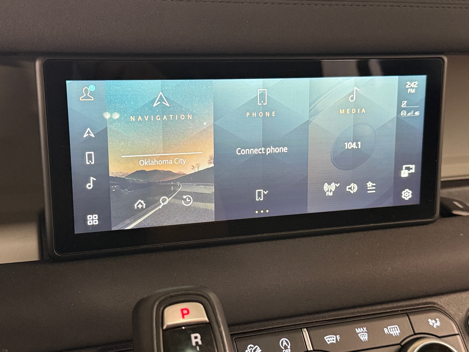 Thumbnail: 2020 Land Rover Defender - 3