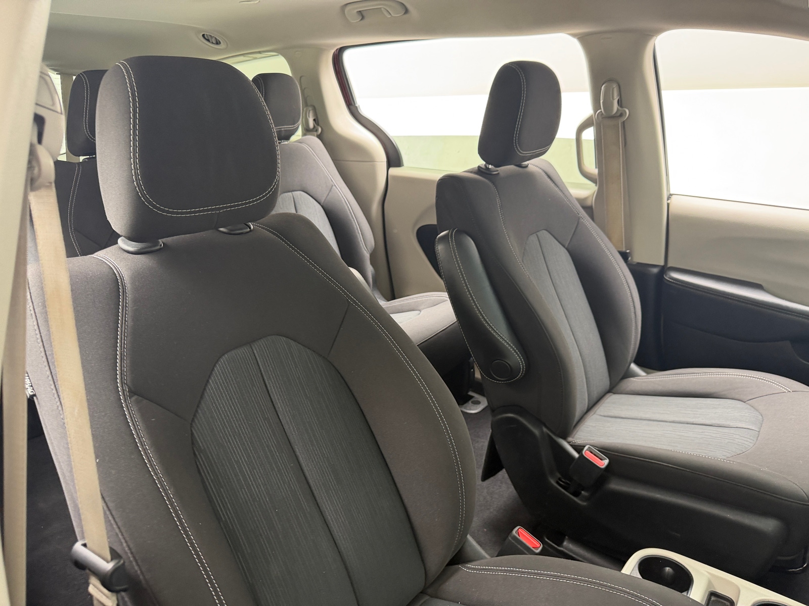 Thumbnail: 2021 Chrysler Voyager - 2
