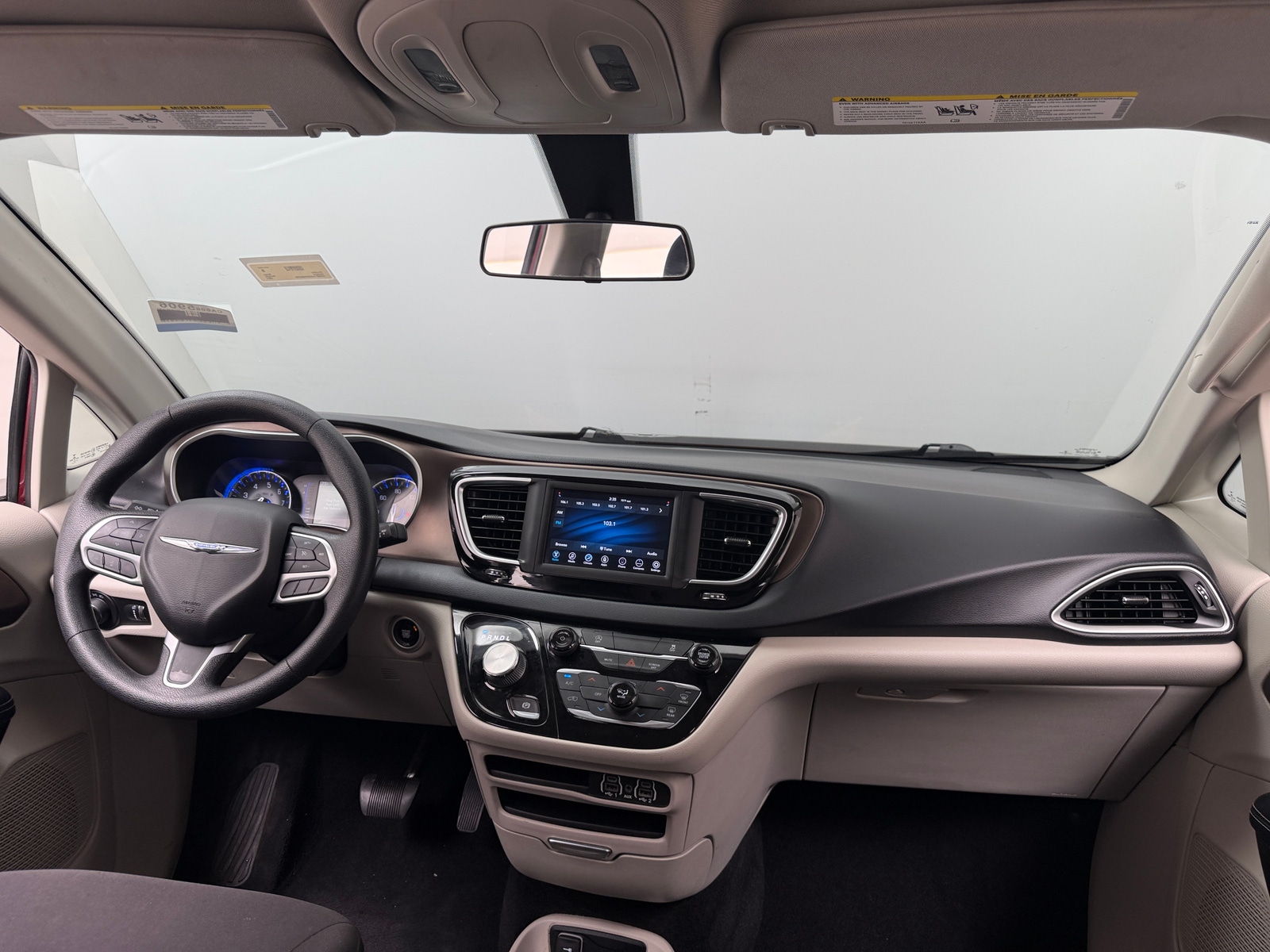 Thumbnail: 2021 Chrysler Voyager - 3