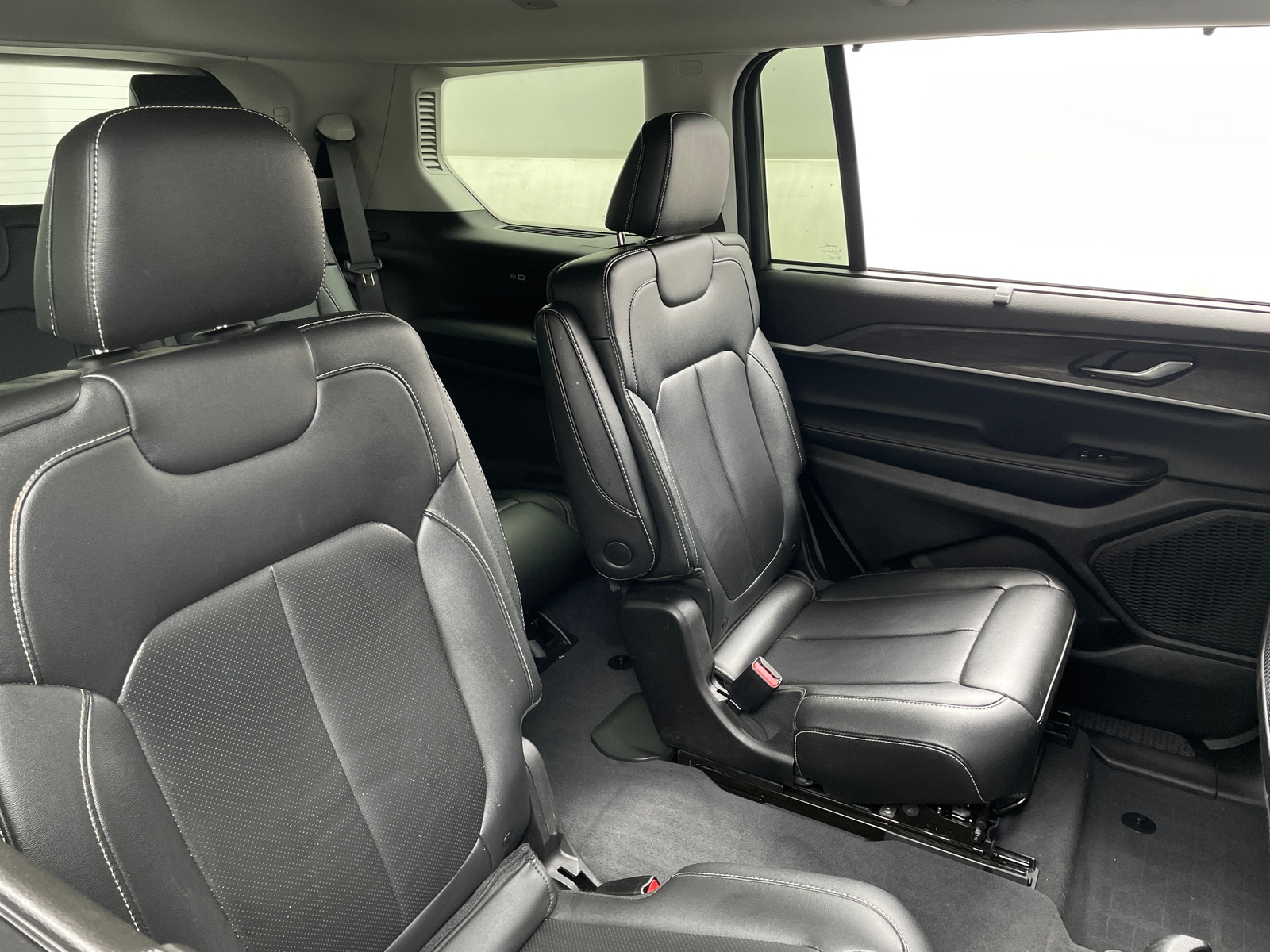 Thumbnail: 2023 Jeep Grand Cherokee L - 5