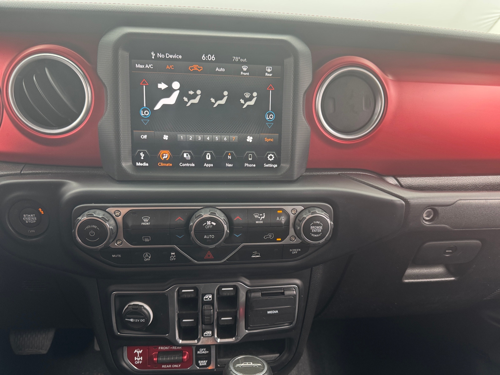 Thumbnail: 2023 Jeep Gladiator - 3