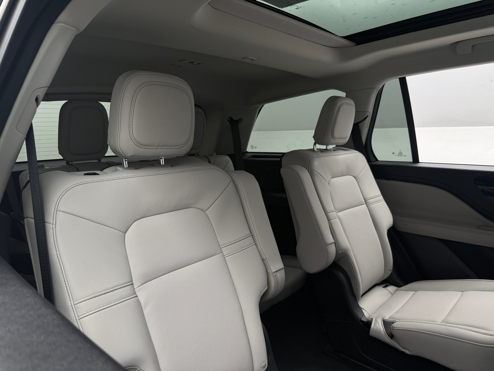 Thumbnail: 2026 Lincoln Aviator - 5