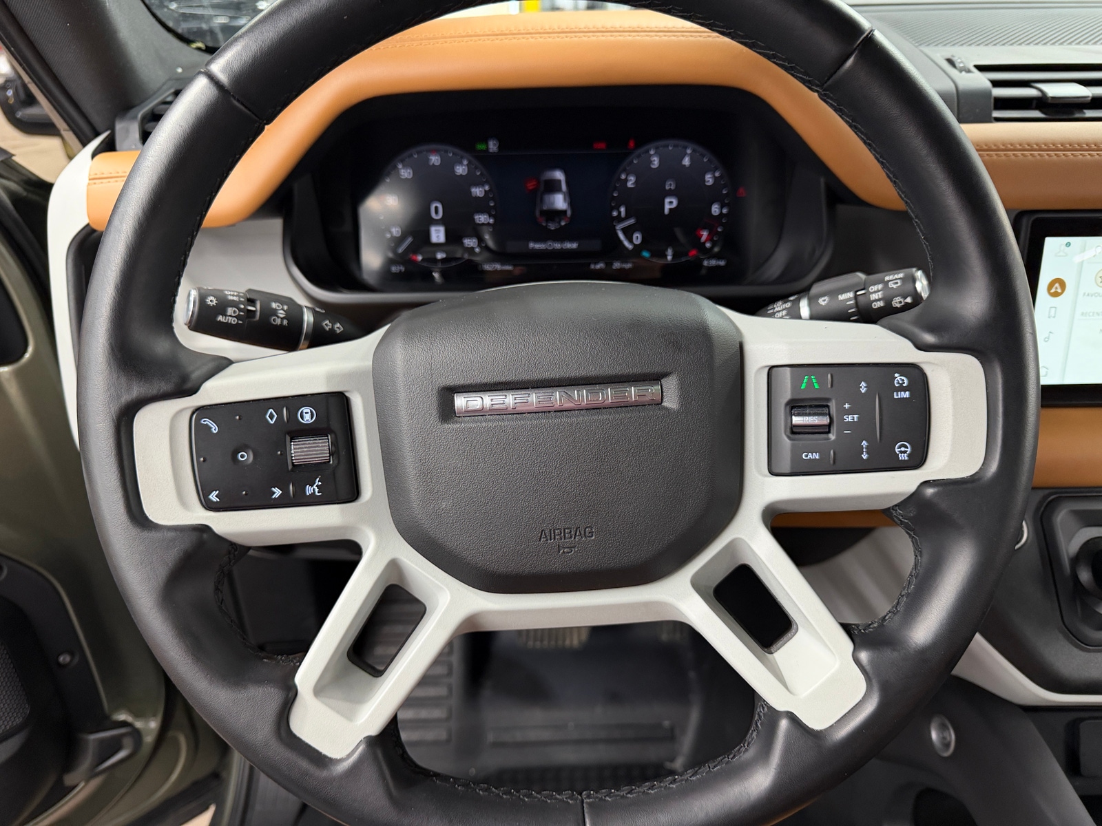 Thumbnail: 2024 Land Rover Defender - 4
