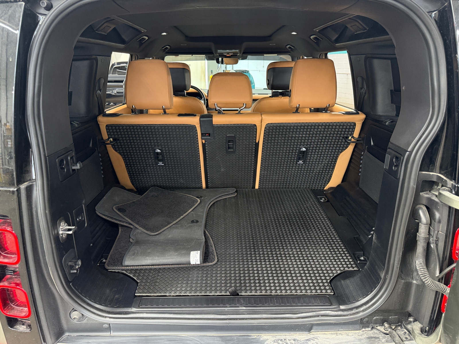 Thumbnail: 2024 Land Rover Defender - 6