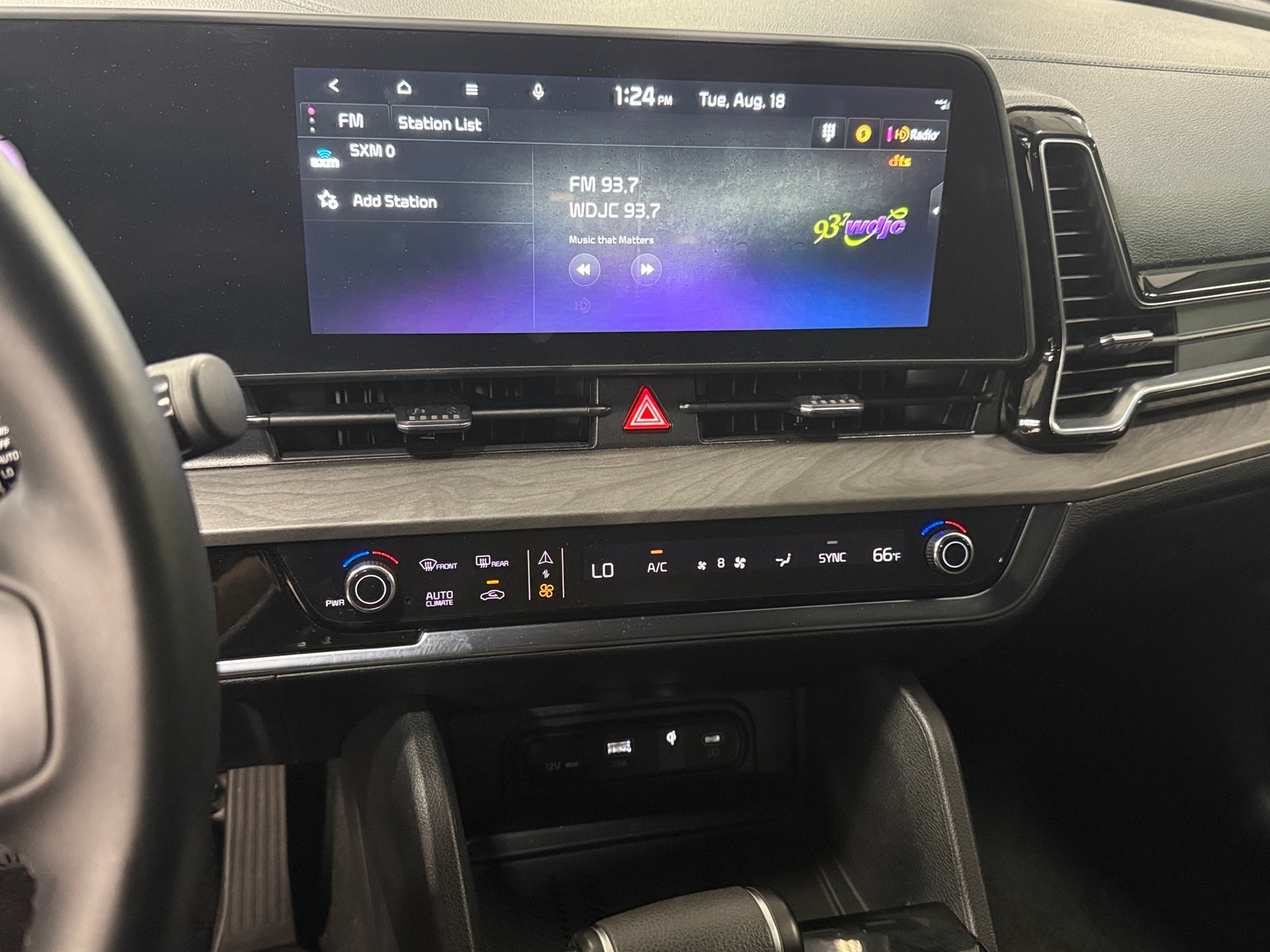 Thumbnail: 2023 Kia Sportage - 3
