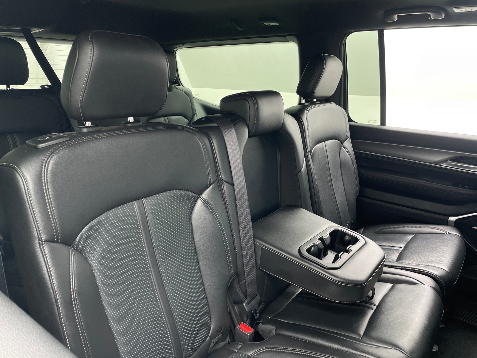 Thumbnail: 2025 Jeep Wagoneer - 5