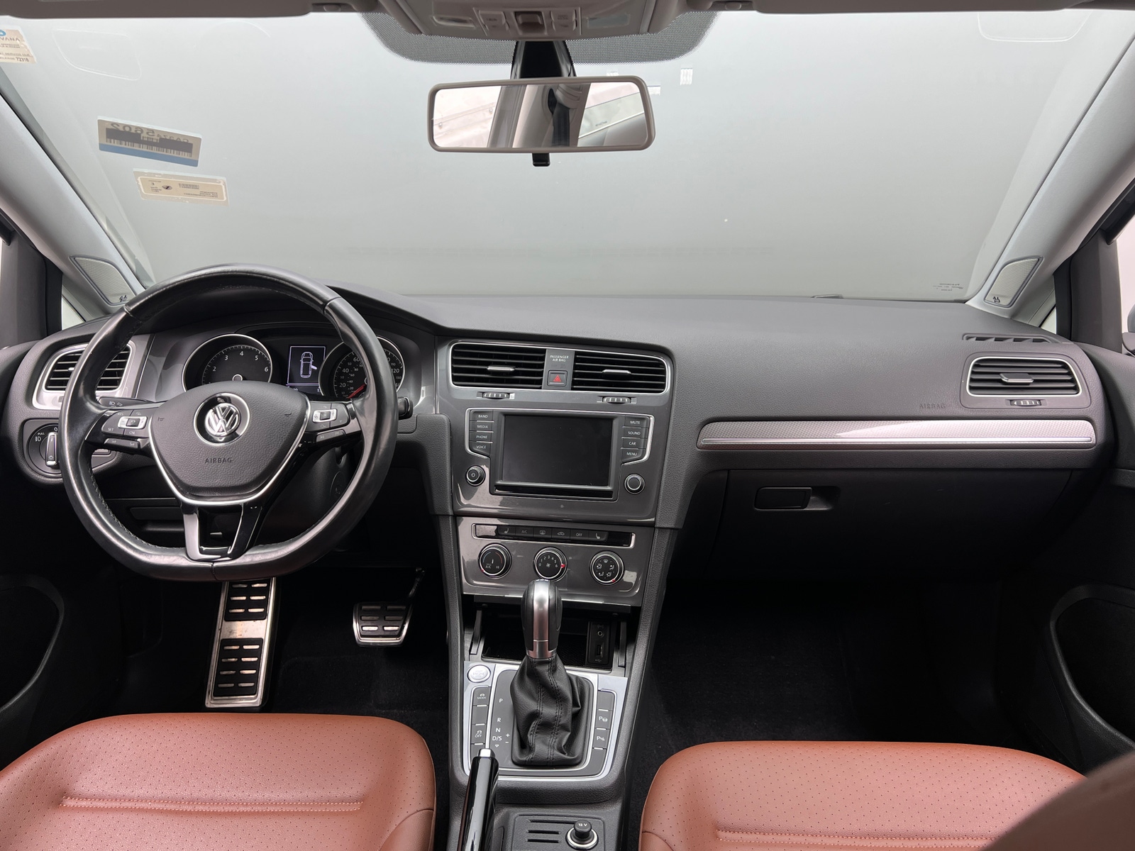 Thumbnail: 2017 Volkswagen Golf - 2